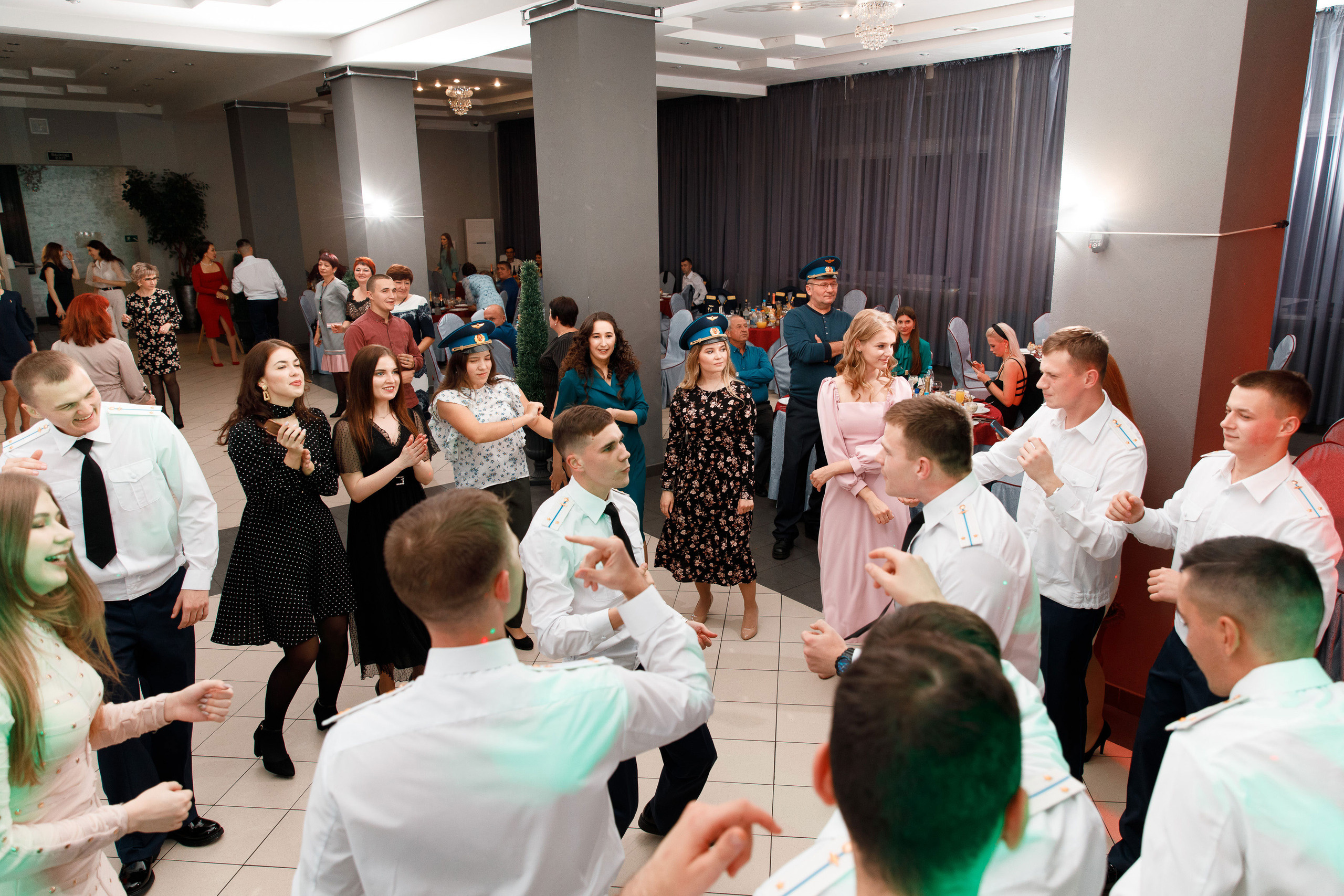 Банкет. Свадебный, семейный и школьный фотограф в Сызрани Максим Баталов