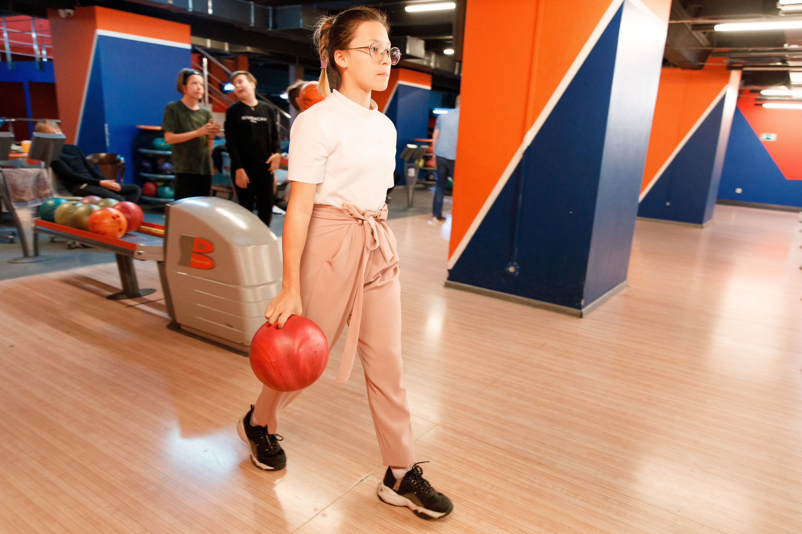 Боулинг. Свадебный, семейный и школьный фотограф в Сызрани Максим Баталов