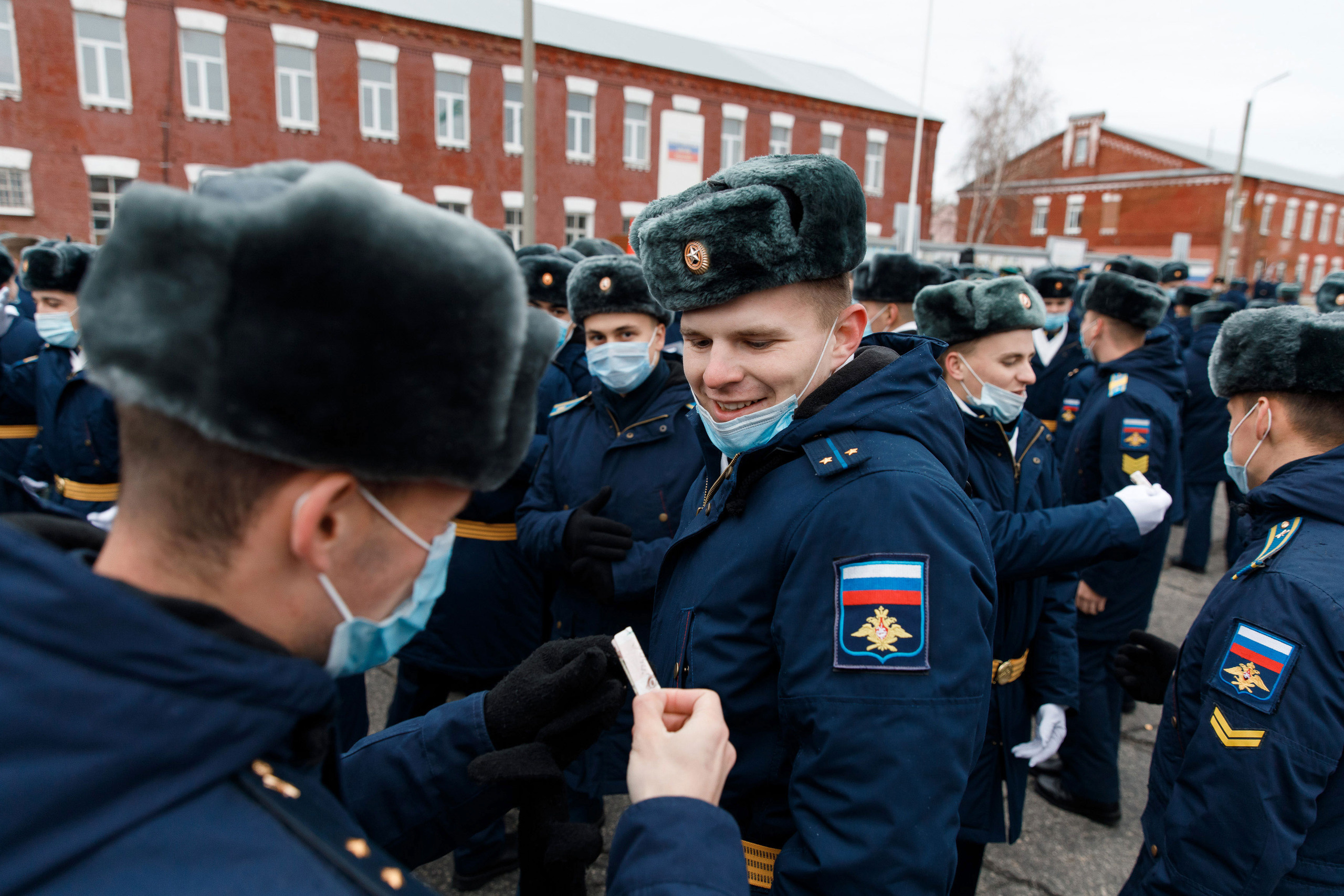 СВВАУЛ Вручение дипломов. Свадебный, семейный и школьный фотограф в Сызрани Максим Баталов
