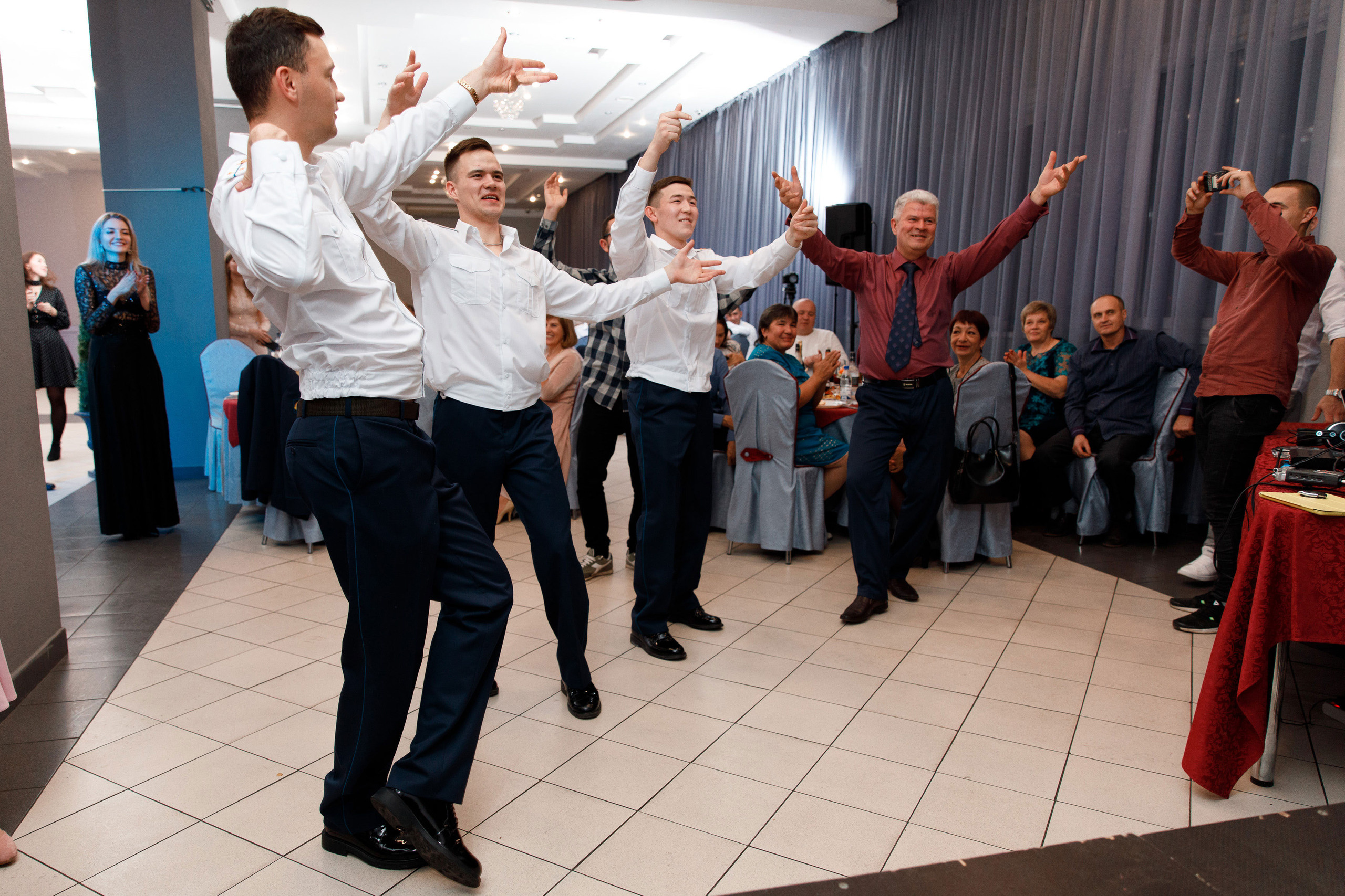 Банкет. Свадебный, семейный и школьный фотограф в Сызрани Максим Баталов