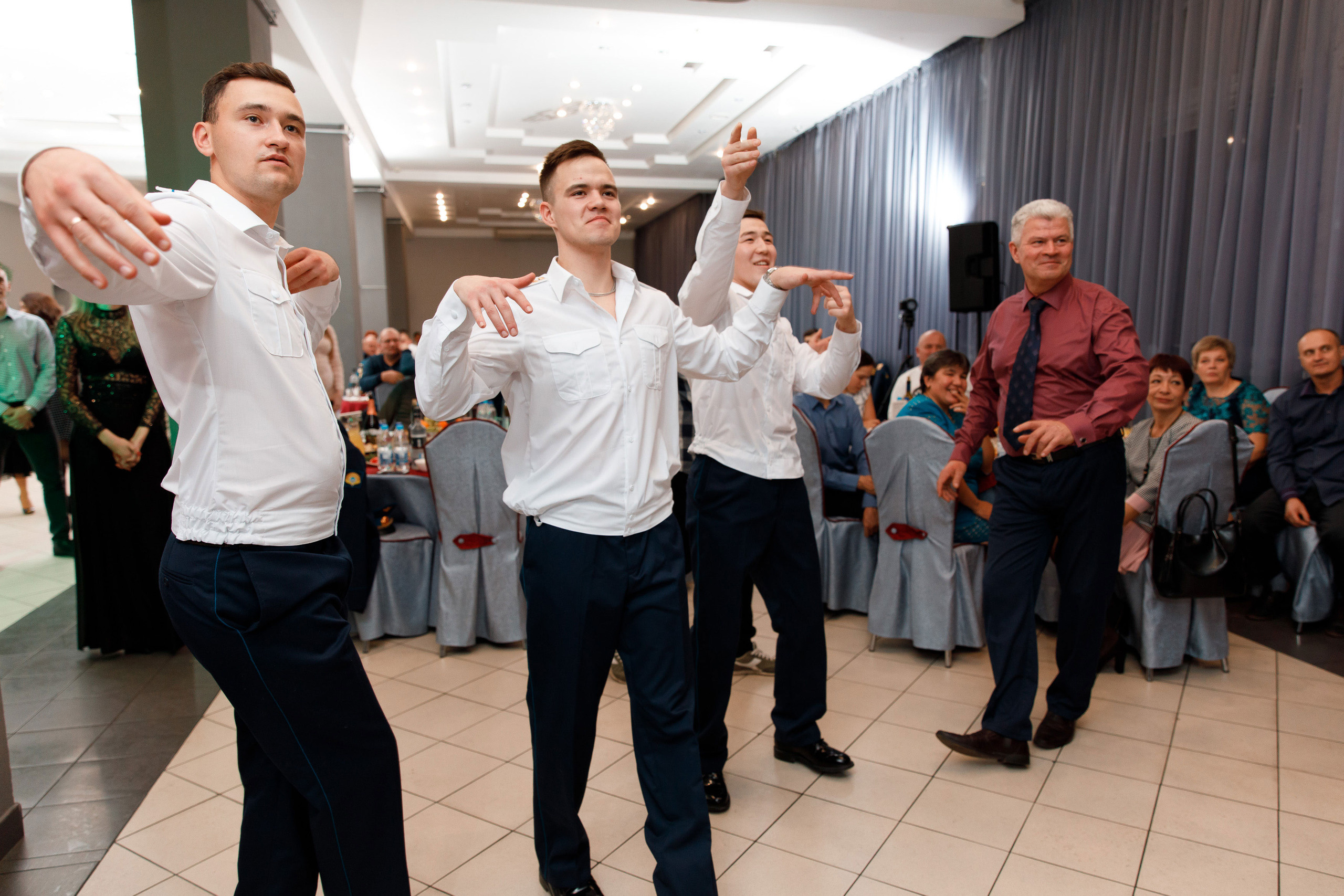 Банкет. Свадебный, семейный и школьный фотограф в Сызрани Максим Баталов