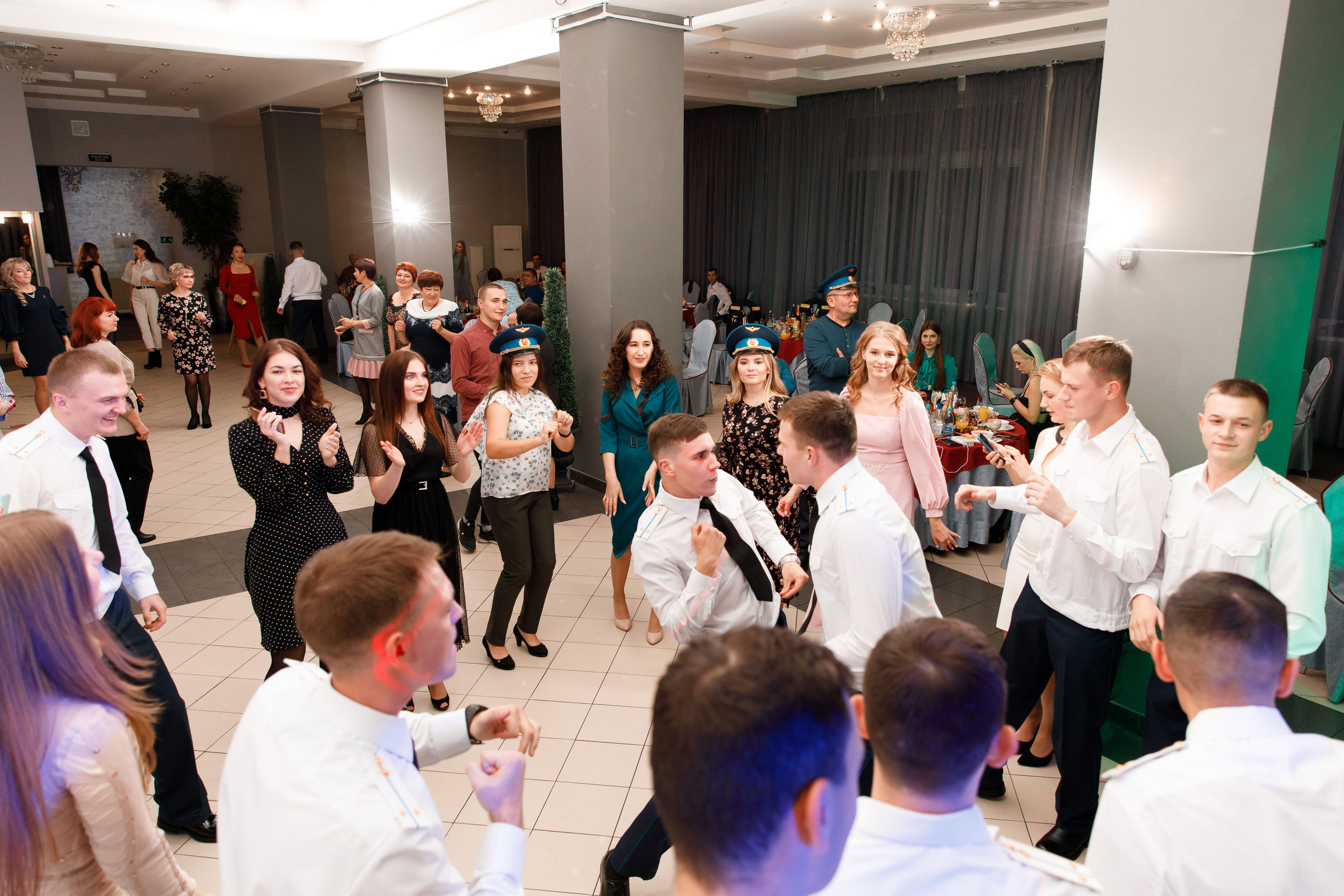 Банкет. Свадебный, семейный и школьный фотограф в Сызрани Максим Баталов