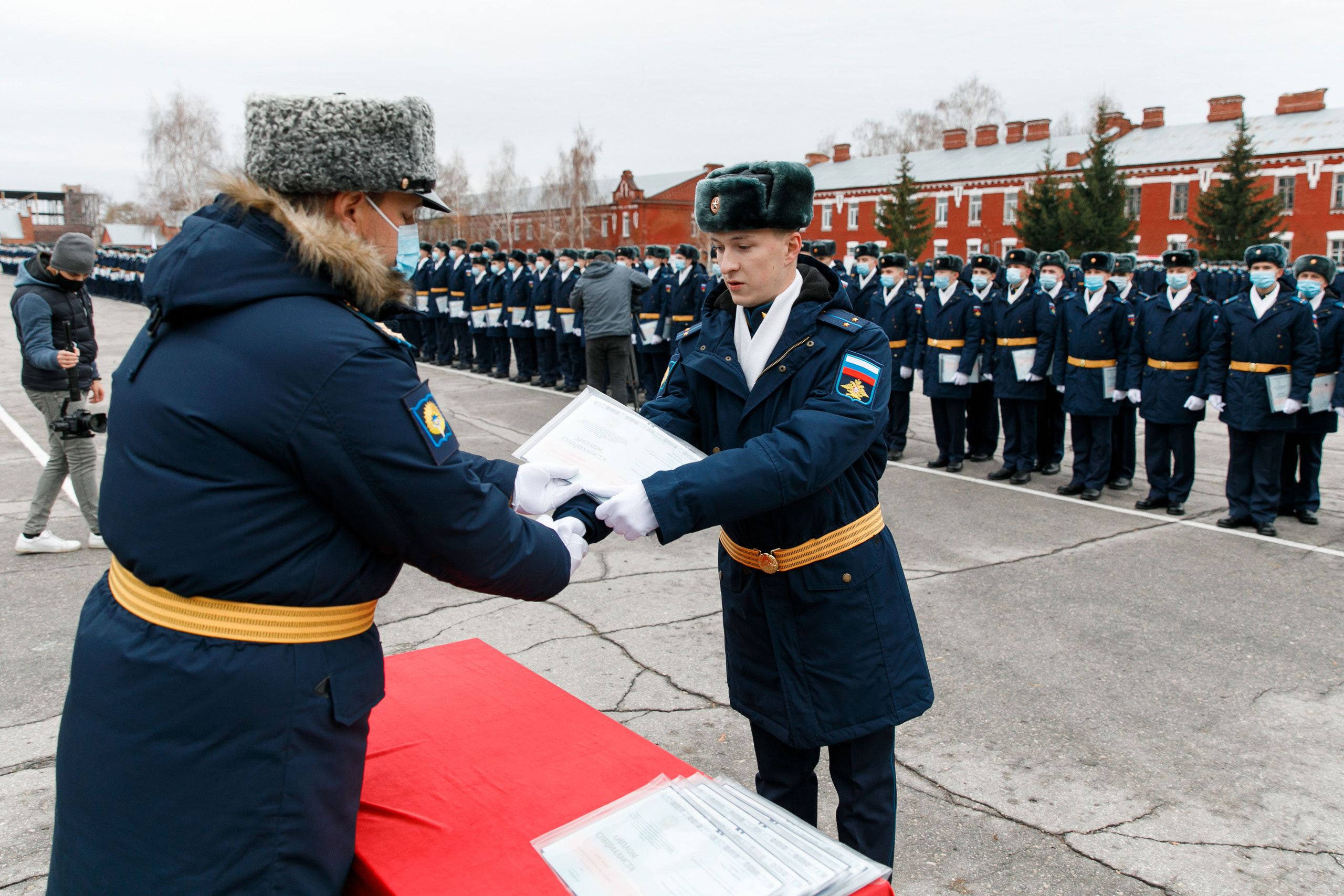 СВВАУЛ Вручение дипломов. Свадебный, семейный и школьный фотограф в Сызрани Максим Баталов