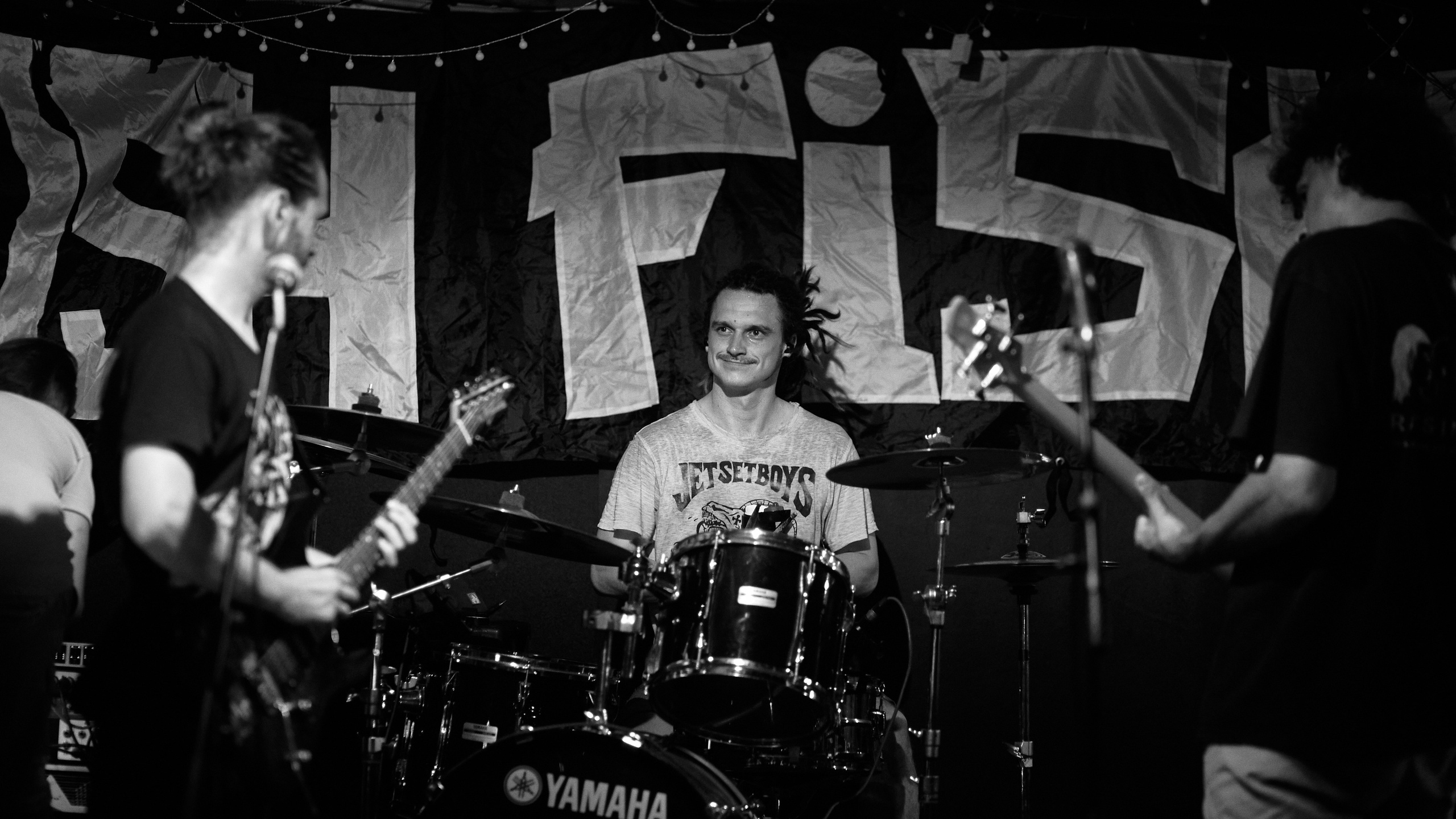 Plush Fish / ВЕЛИКОЕСЧАСТЬЕ / Мятный Крикет. Фотограф Юлия Маринина