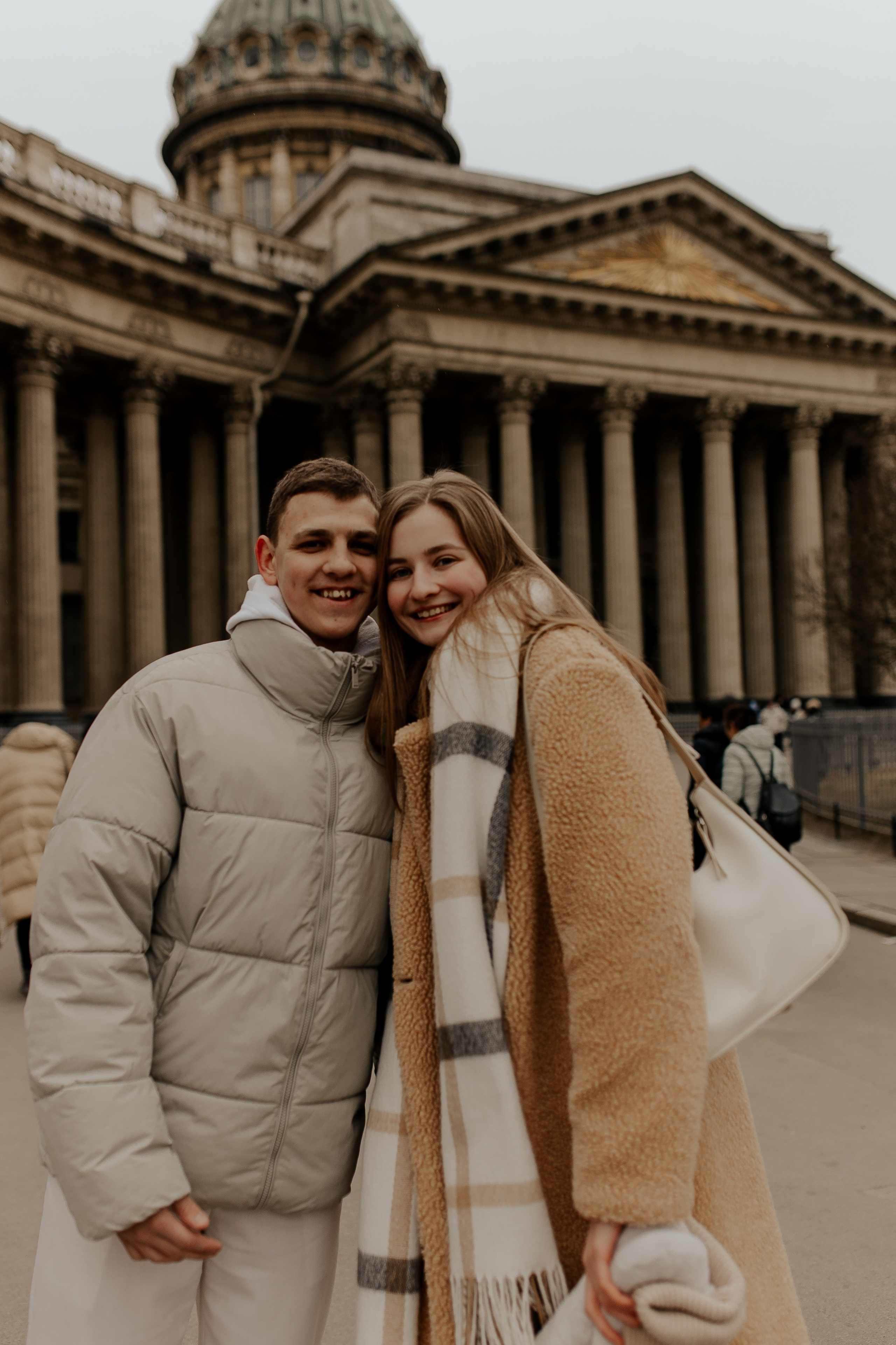 Лавстори у Казанского собора. Фотограф в Санкт-Петербурге Лиза Семченкова