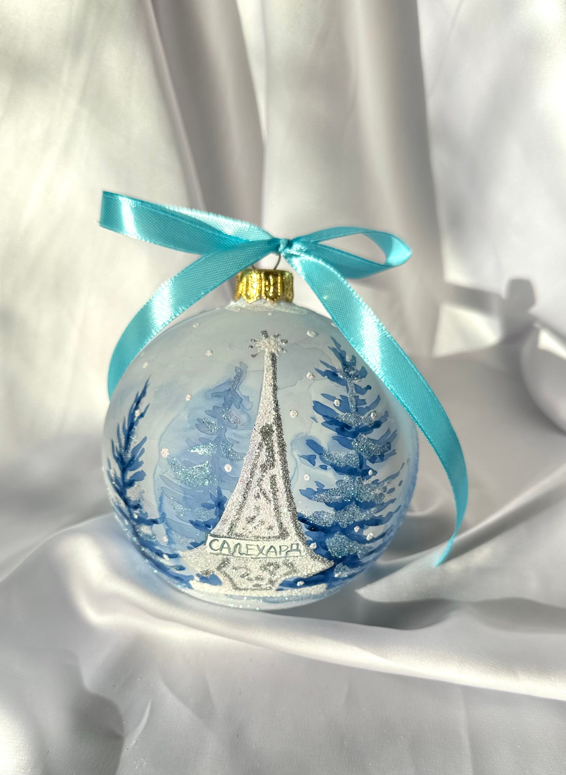 ArtSHARm- наше портфолио по ёлочным шарам с ручной росписью. Художественная ручная роспись елочных шаров, корпоративные подарки и восковые аромасвечи