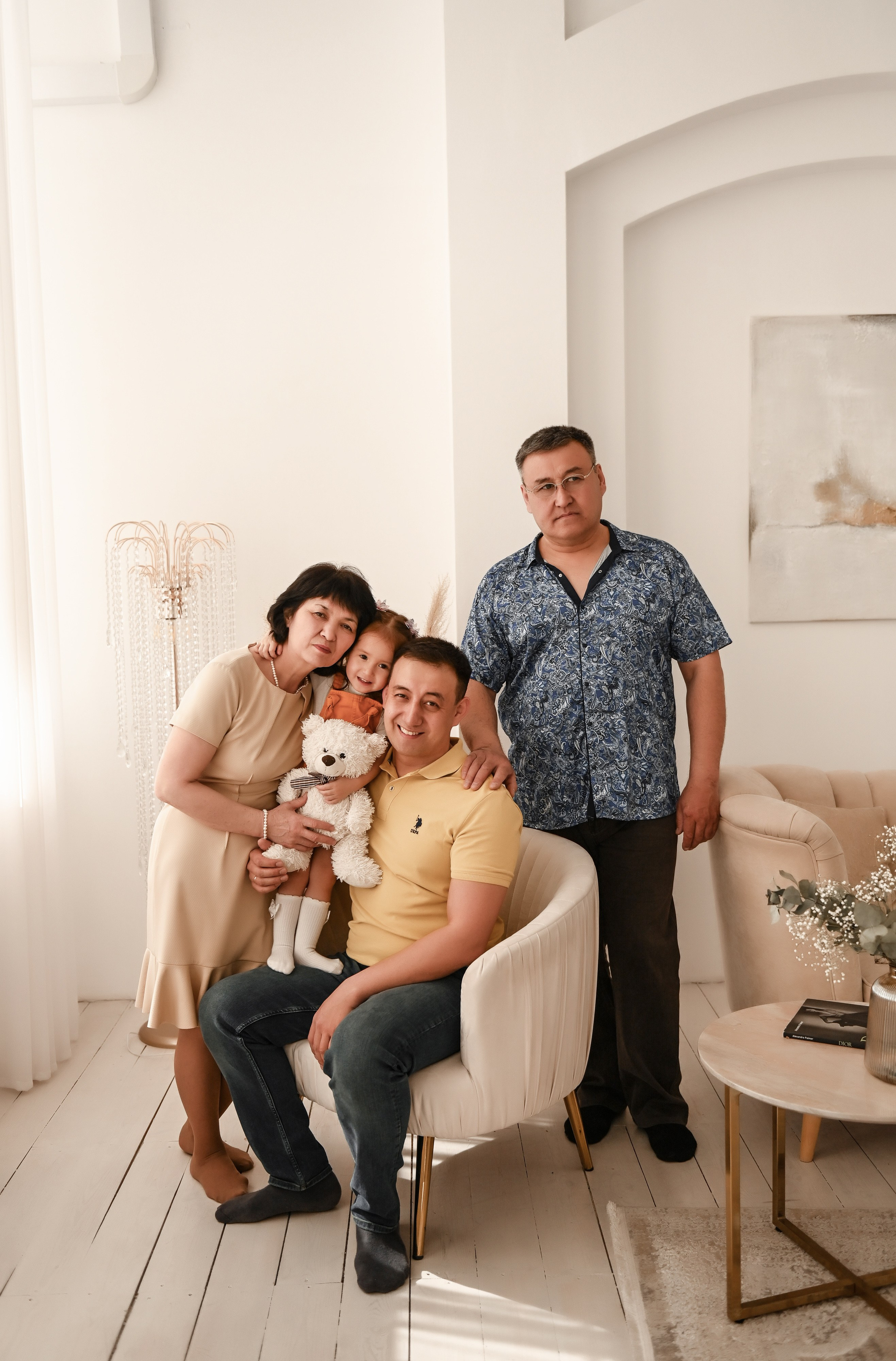 Семейная студийная  фотосессия 2. Свадебный, семейный, детский, контент фотограф в Омске Максим Ильин