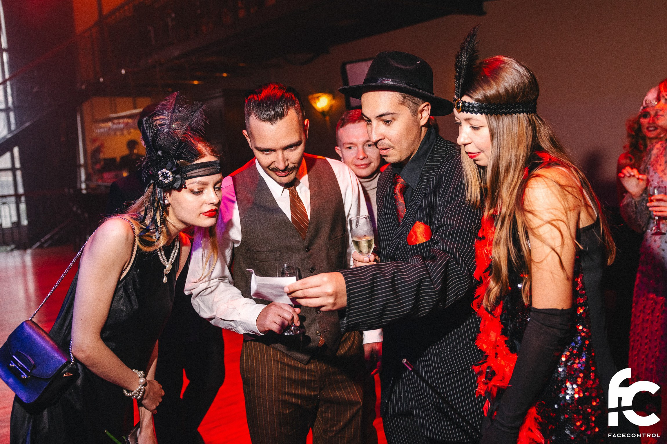 Quest y Tango. Face Control: Crónica social, anuncios de eventos y reportajes fotográficos