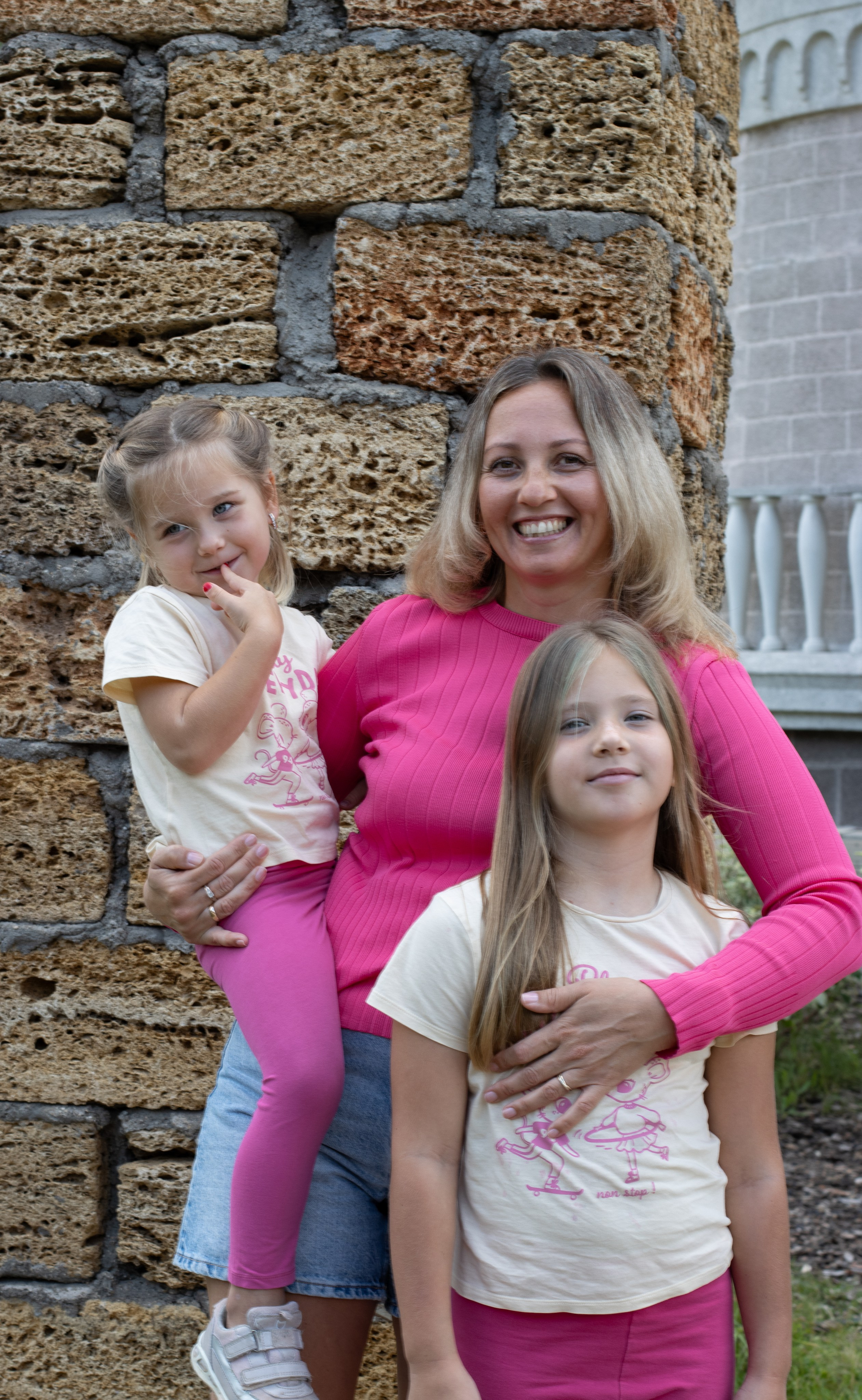 Две сестрички в парке. Главная