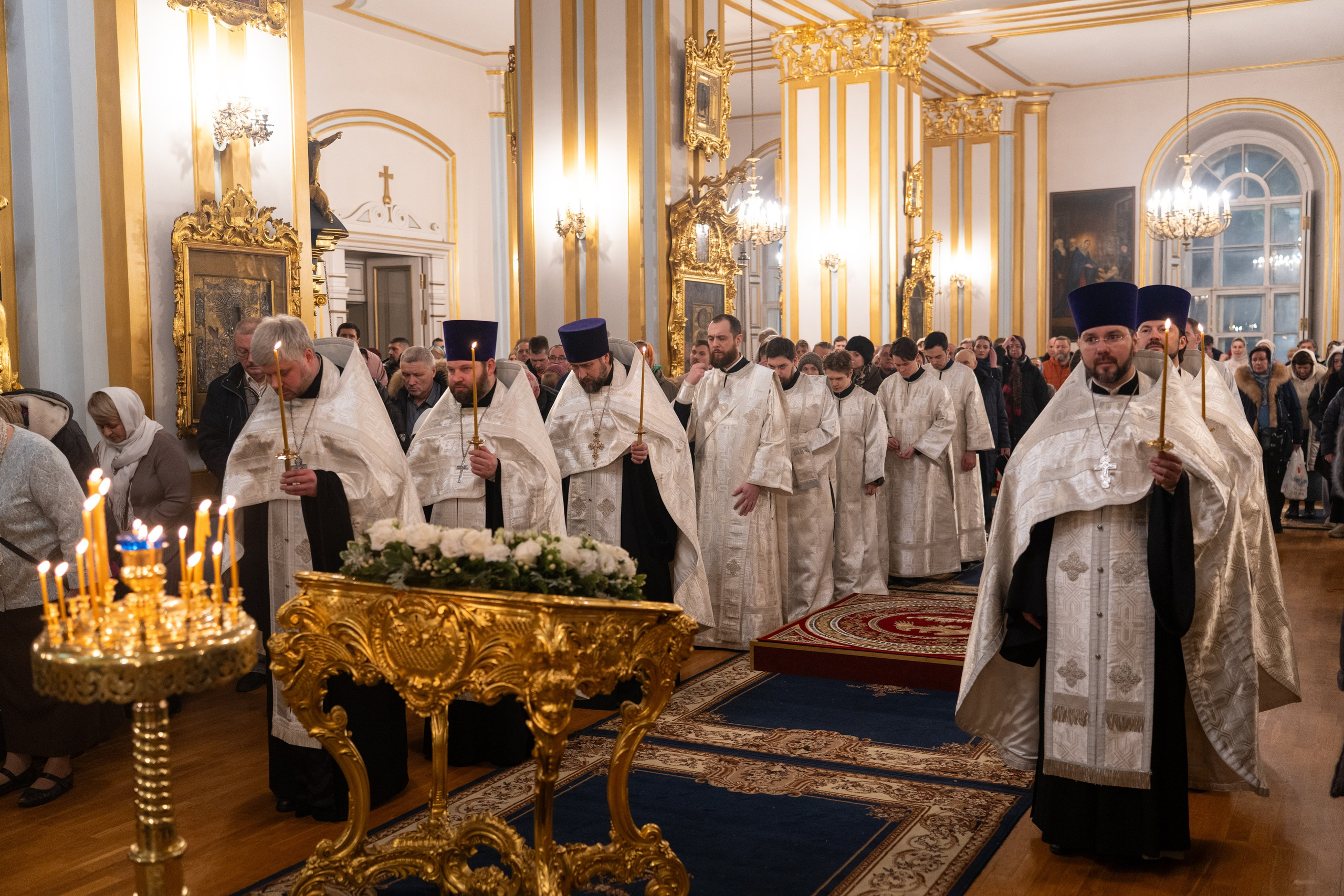 Праздничное бдение в Николо-Богоявленском морском соборе. НИКОЛО-БОГОЯВЛЕНСКИЙ МОРСКОЙ СОБОР