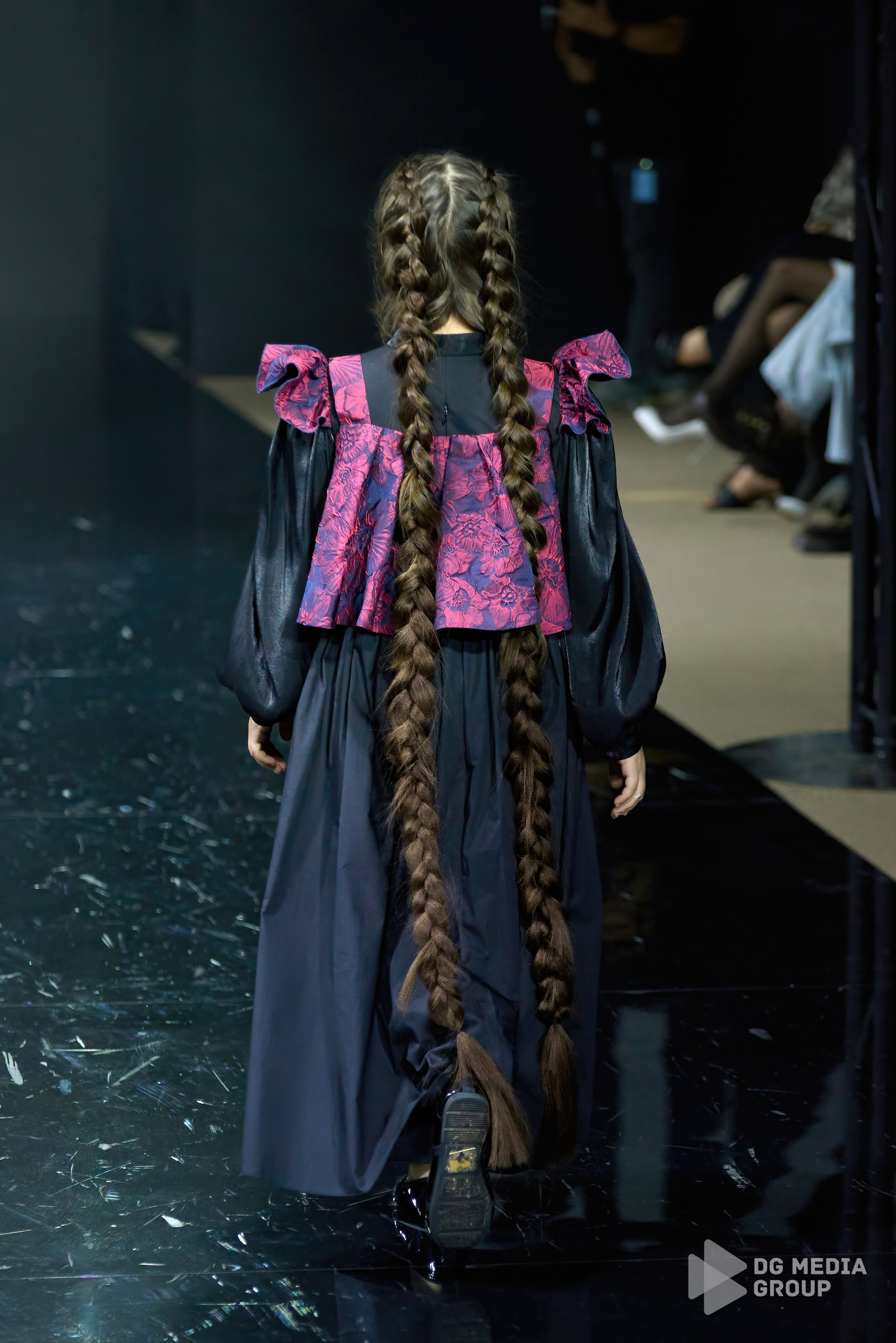 Giza | sfw 2025 | the fragment. DG MEDIA GROUP | Контент для модных показов и концертов