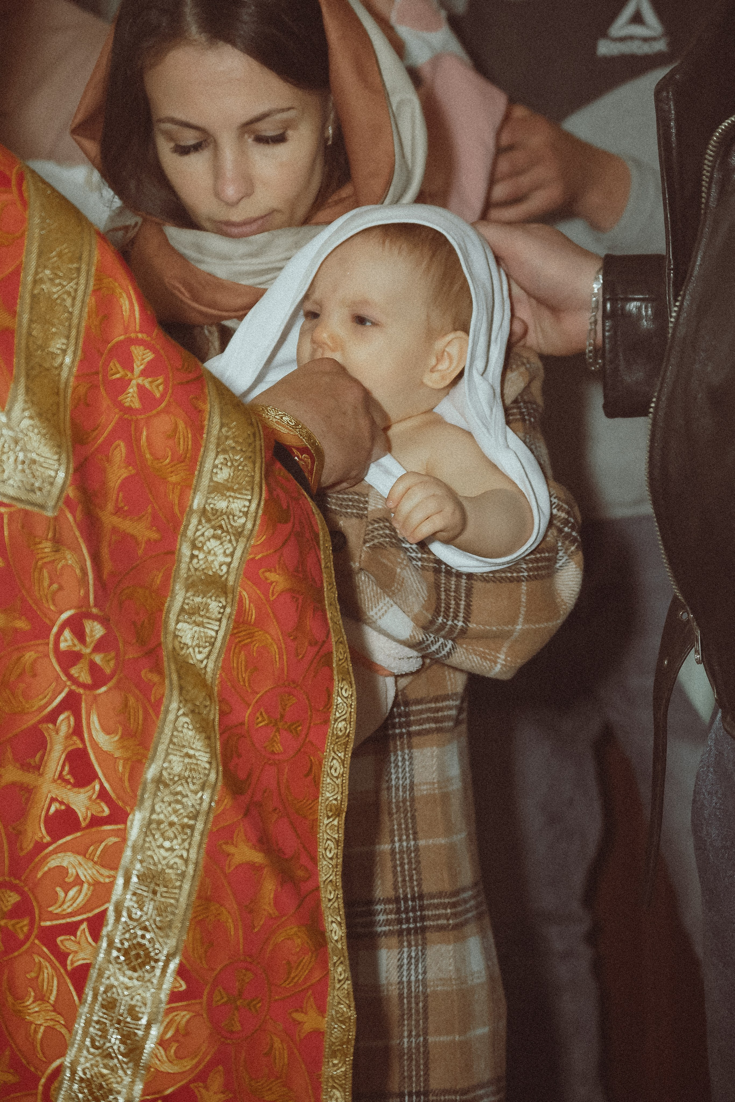 Крещение Ксении в храме Рождества Пресвятой Богородицы д. Щербинино. Фотограф Евгений Егоров