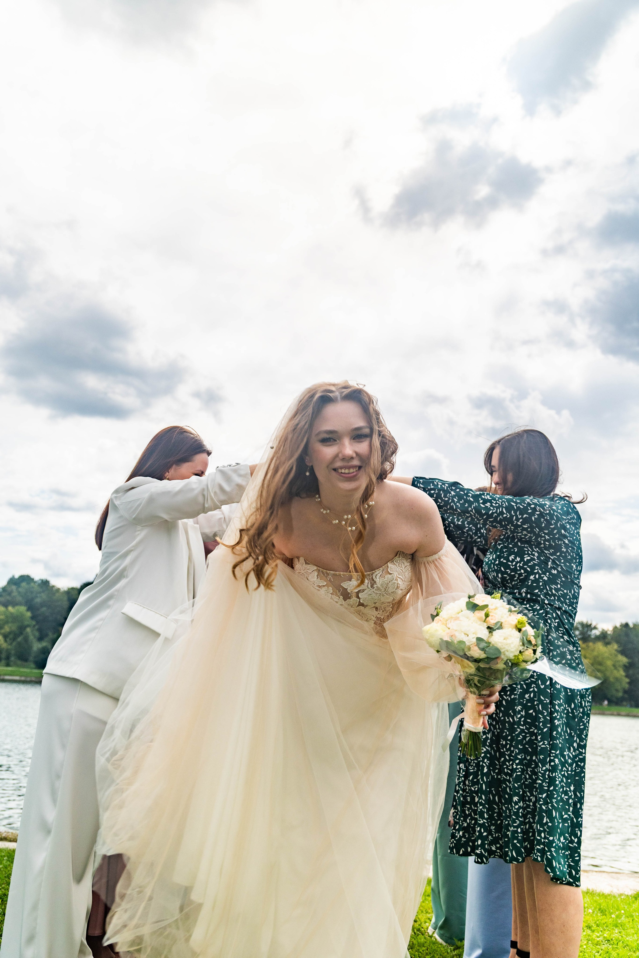 Свадебная фотосессия свадебный фотограф Татьяна Марсуверских свадебная фотопрогулка Москва Жуковский. Фотограф для маркетплейсов, фотоуслуги в Жуковском Татьяна Марсуверских