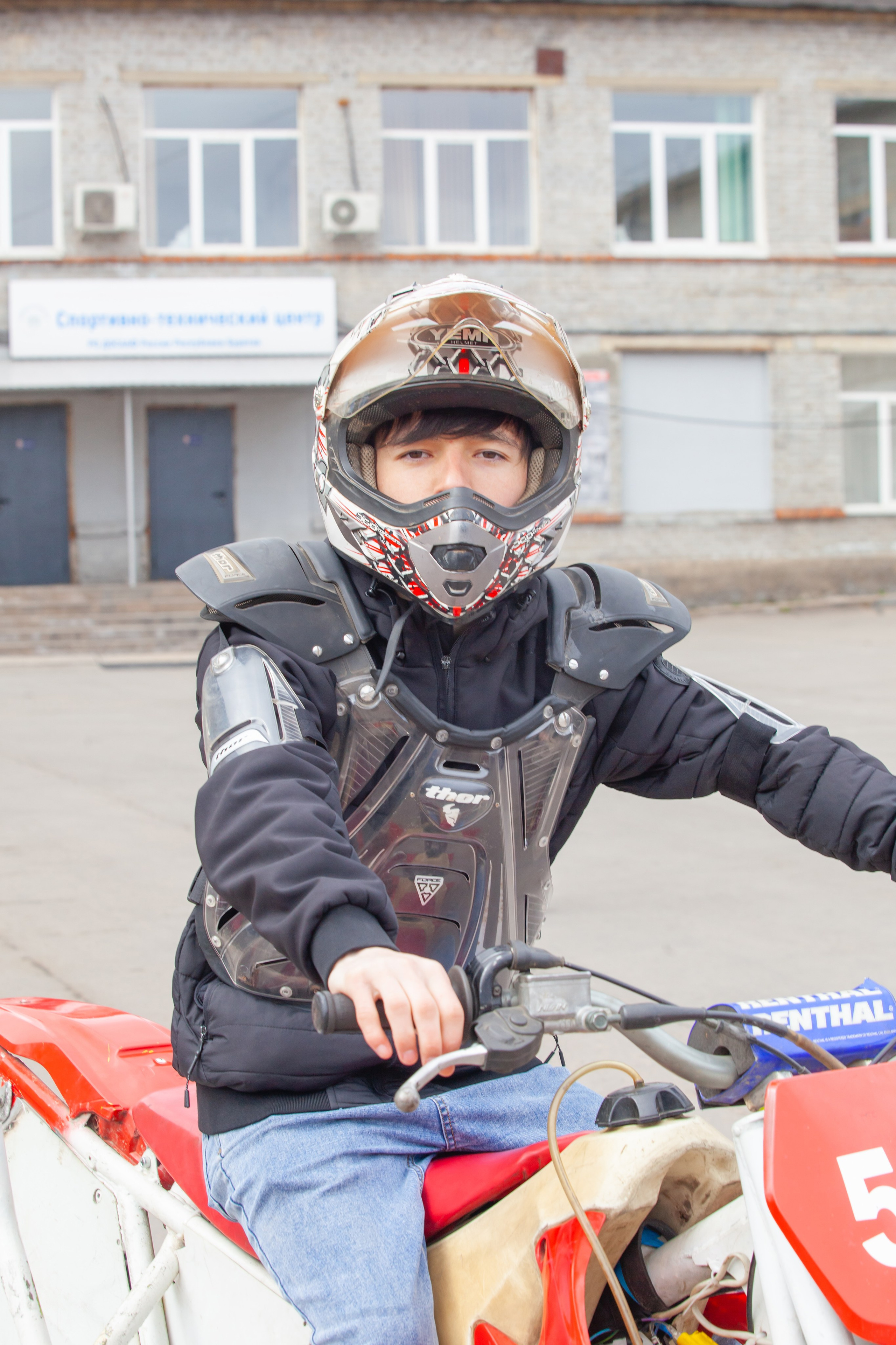 Школьники в студии. Фотограф Бурятия. Печать фотокниг