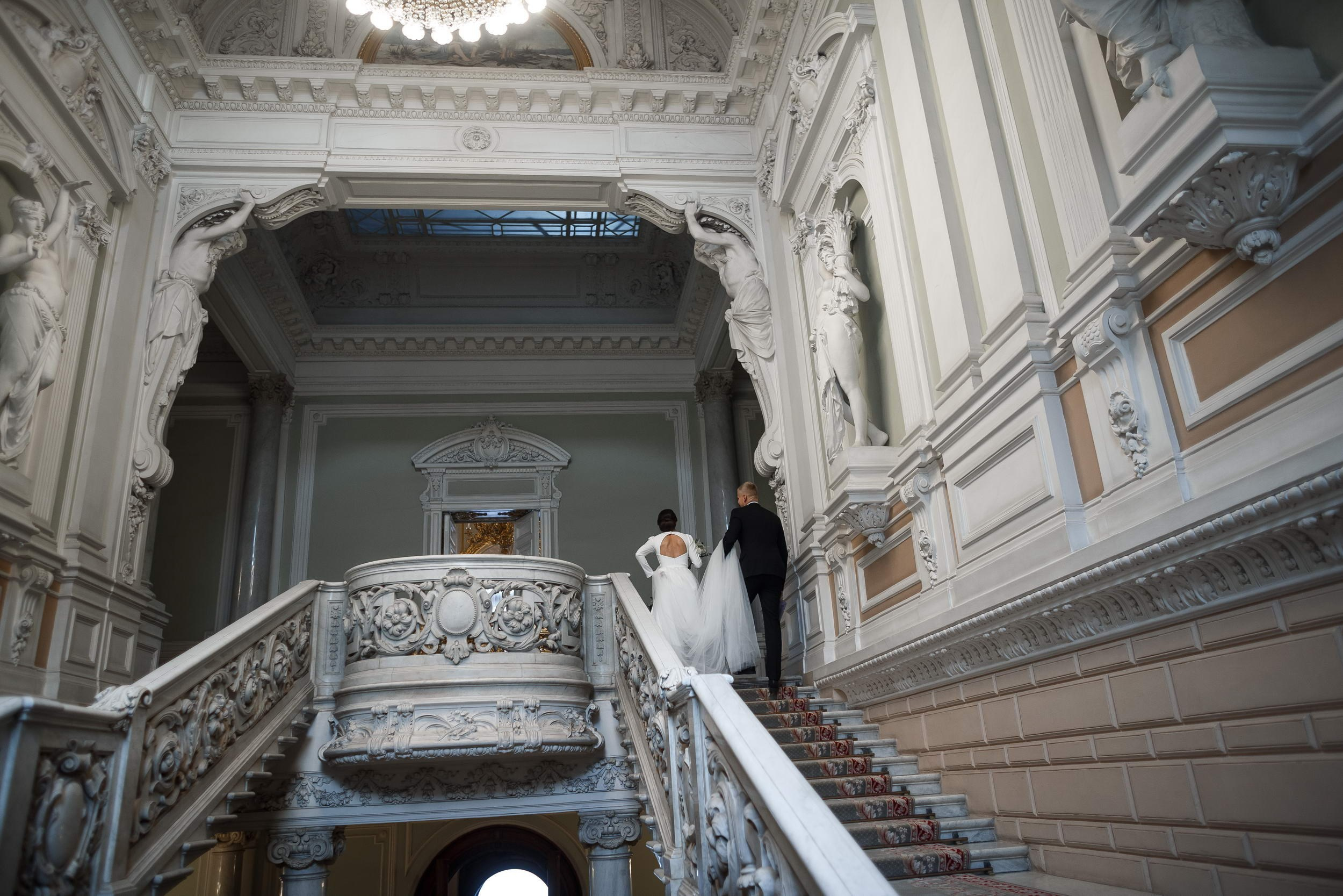 Симпатичная пара. Свадебный фотограф Игорь Брундасов 8PHOTO на свадьбу венчание загс СПб