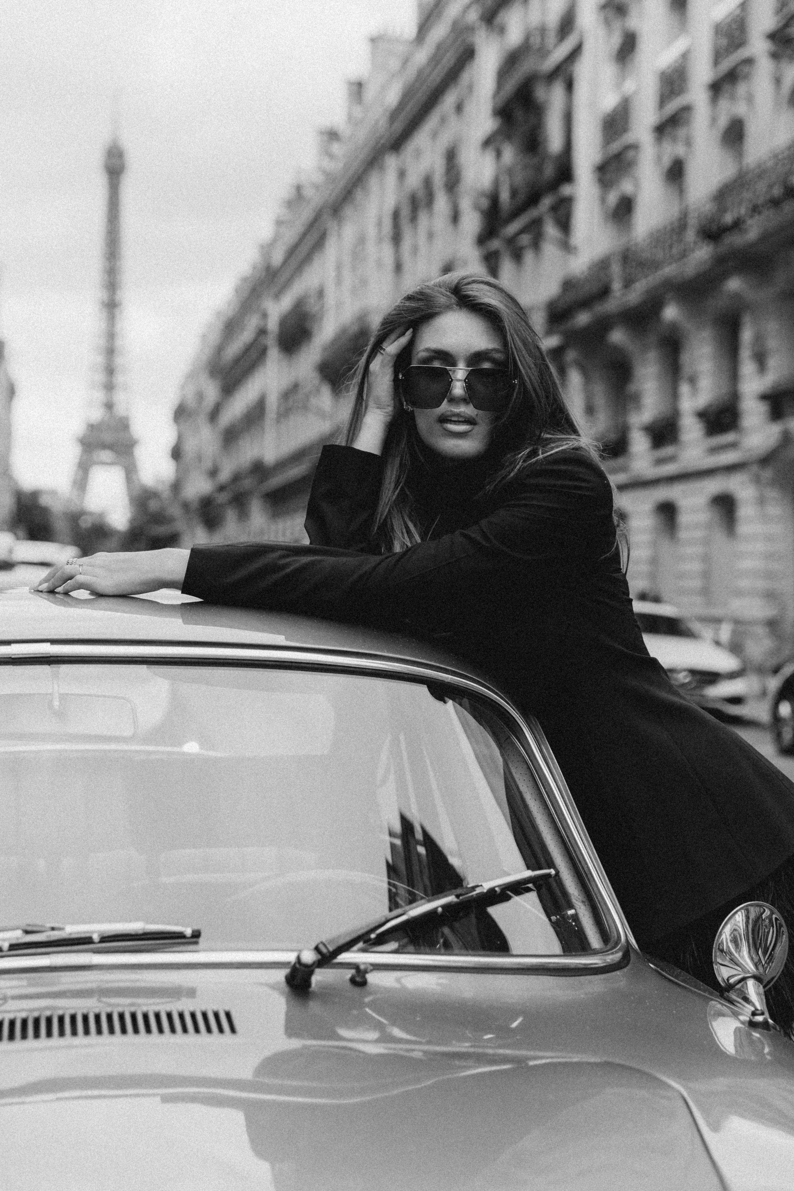 Hit the road. Photographer in Paris