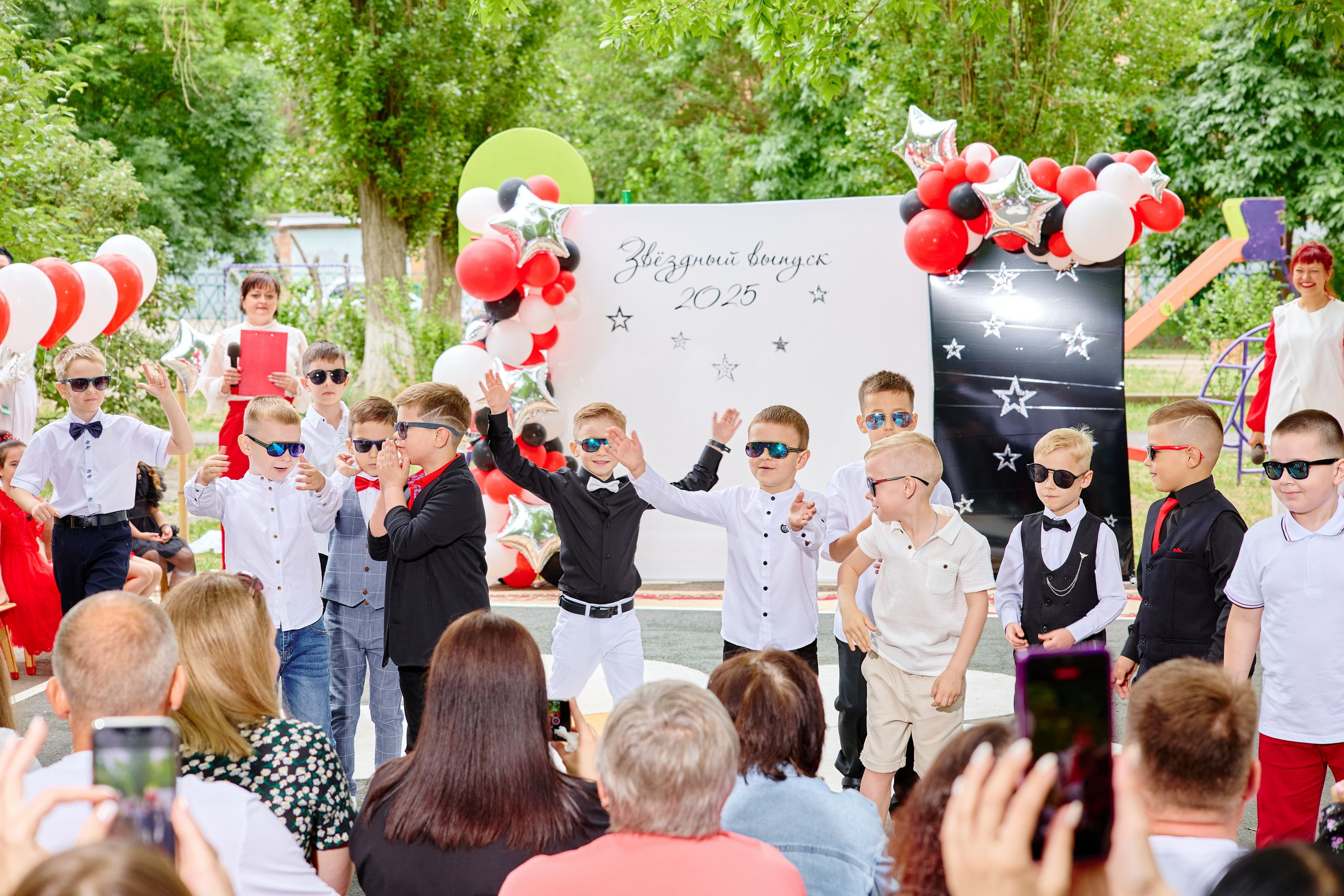 Выпускной 45 сад. Фотограф Выпускные альбомы Таганрог Сергей Коробченко