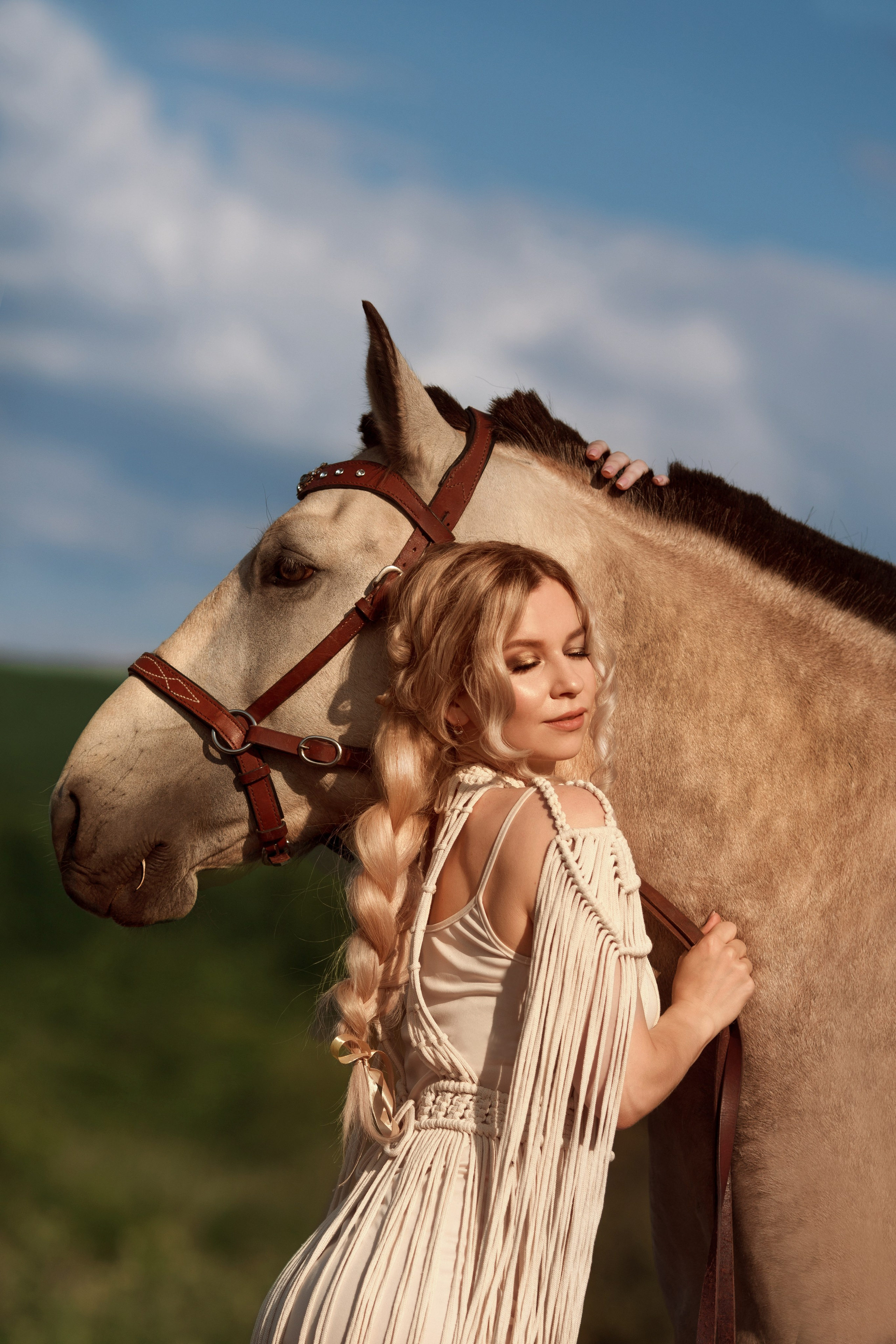 Фотосессия с лошадью на конюшне. Фотограф Ставрополь Пятигорск Елизавета Дарина
