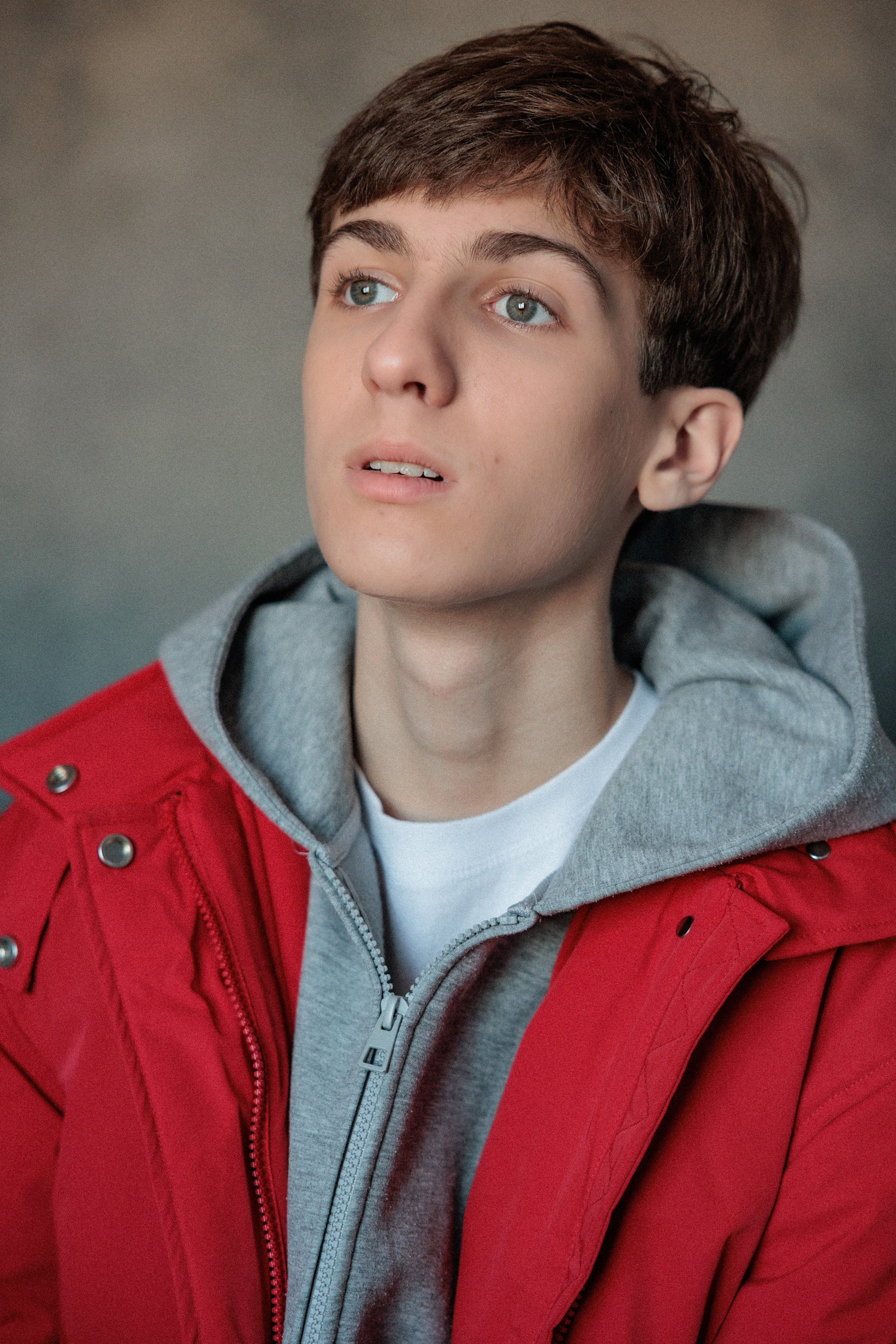 АРТЁМ. Я фотограф из Москвы к Вашим услугам