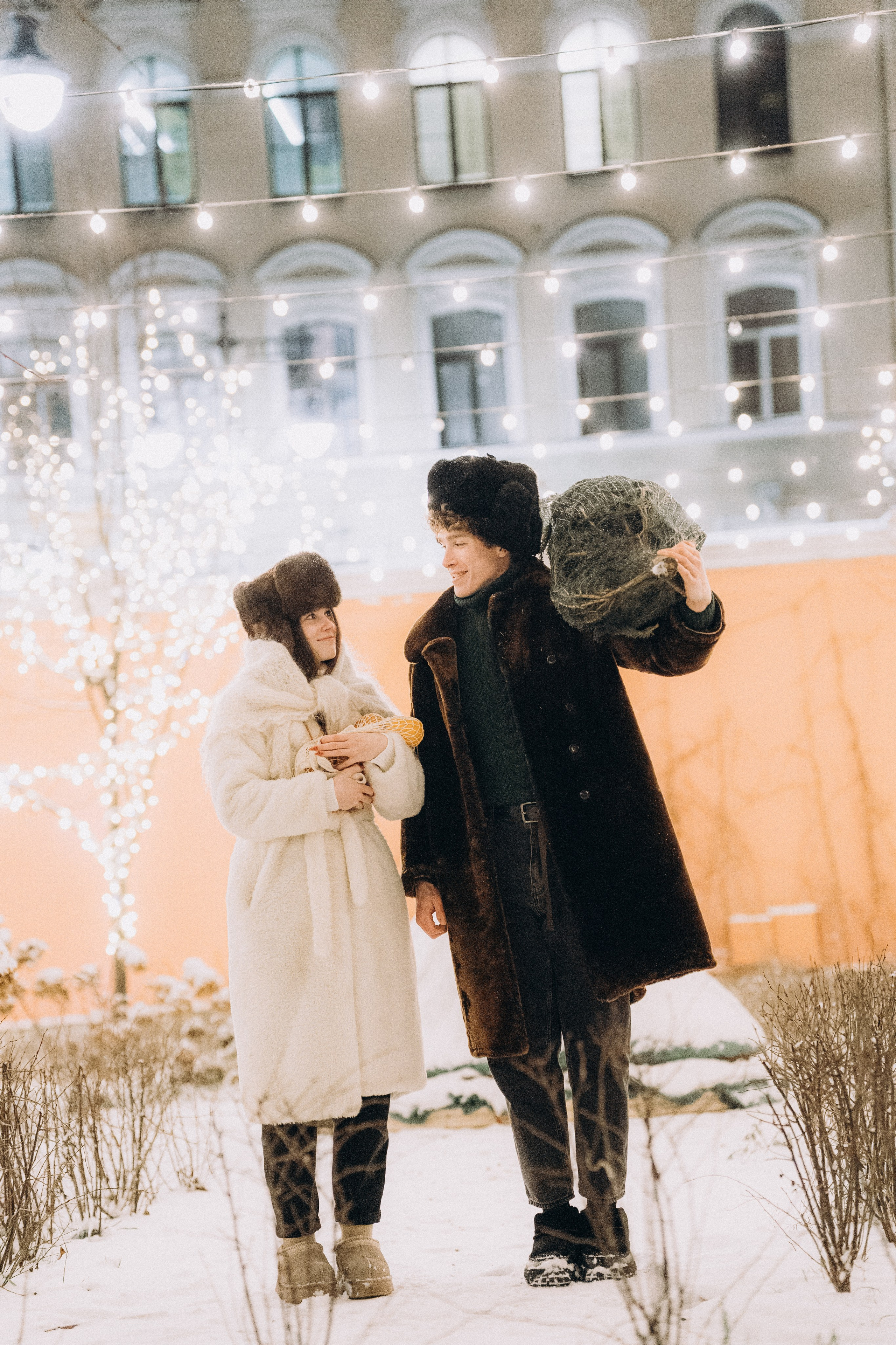 НОВОГОДНЯЯ ПРОГУЛКА ПАРЫ ПО ЧЕРНЫШЕВСКОЙ ПЕРЕД НОВЫМ ГОДОМ. Профессиональный фотограф, Санкт-Петербург — Виктория Богомолова