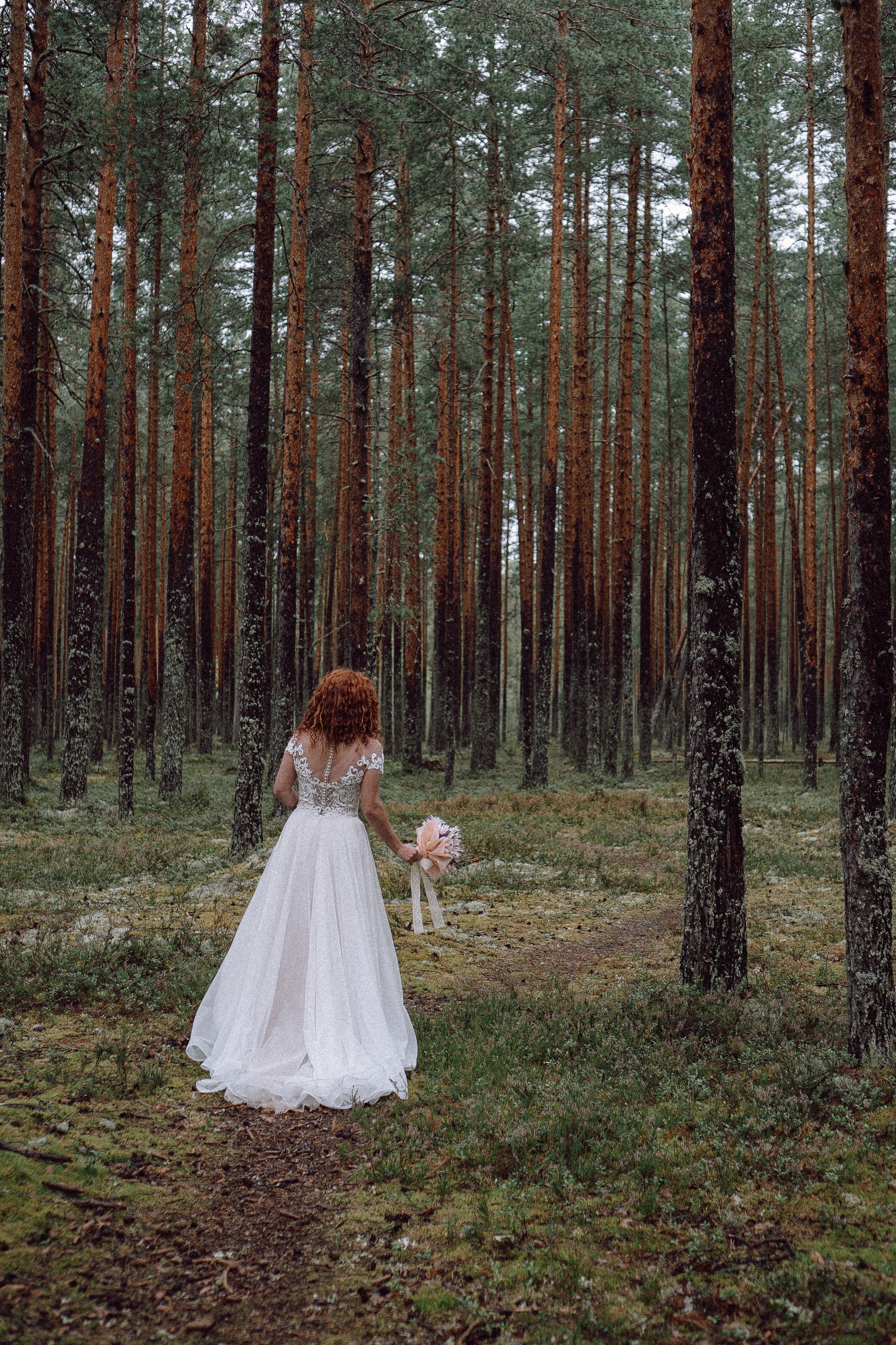 СВАДЕБНАЯ ФОТОСЕССИИЯ ПАРЫ В ГОРОДЕ ПРИОЗЕРСК В СОСНОВОМ ЛЕСУ И С ПИКАПОМ. Профессиональный фотограф, Санкт-Петербург — Виктория Богомолова