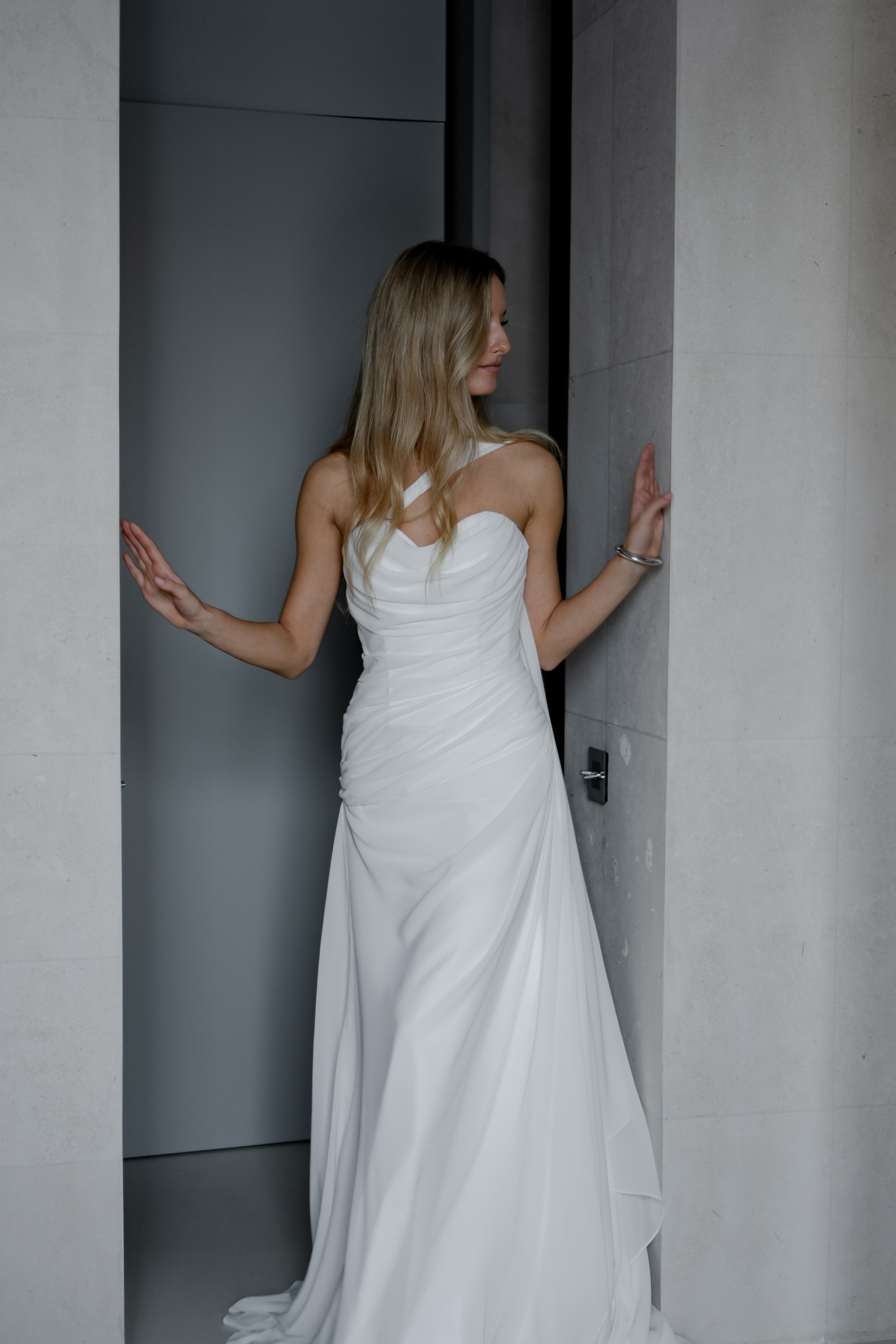 ЭЛЕГАНТНАЯ СВАДБЕНАЯ СЬЕМКА ЖЕНИХА И НЕВЕСТЫ В ДОРОГОМ ОТЕЛЕ САНКТ-ПЕТЕРБУРГА. Профессиональный фотограф, Санкт-Петербург — Виктория Богомолова