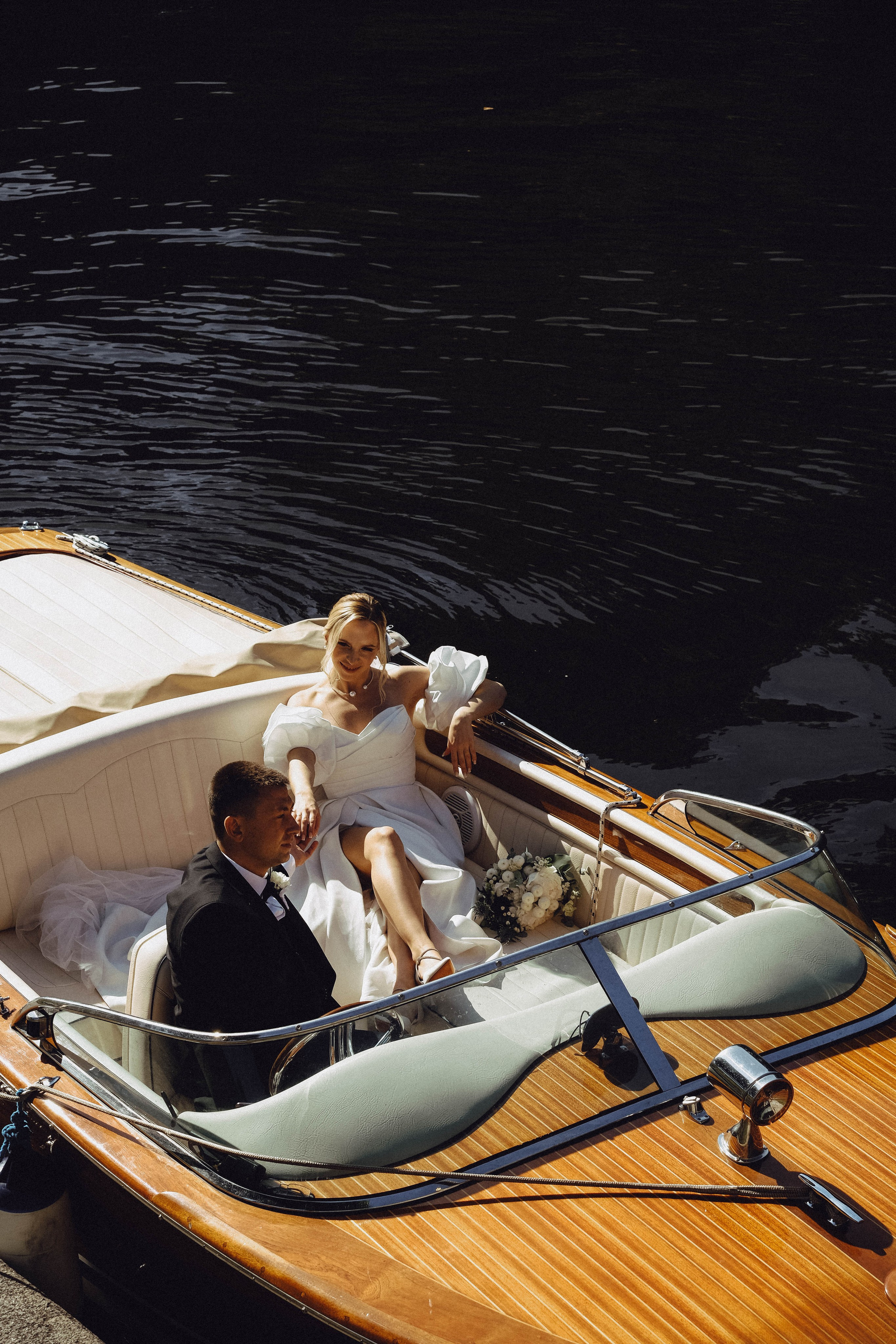 СВАДЕБГНАЯ ПРОГУЛКА ПО КАНАЛ САНКТ-ПЕТЕРБУРГА НА КАТЕРЕ. Профессиональный фотограф, Санкт-Петербург — Виктория Богомолова