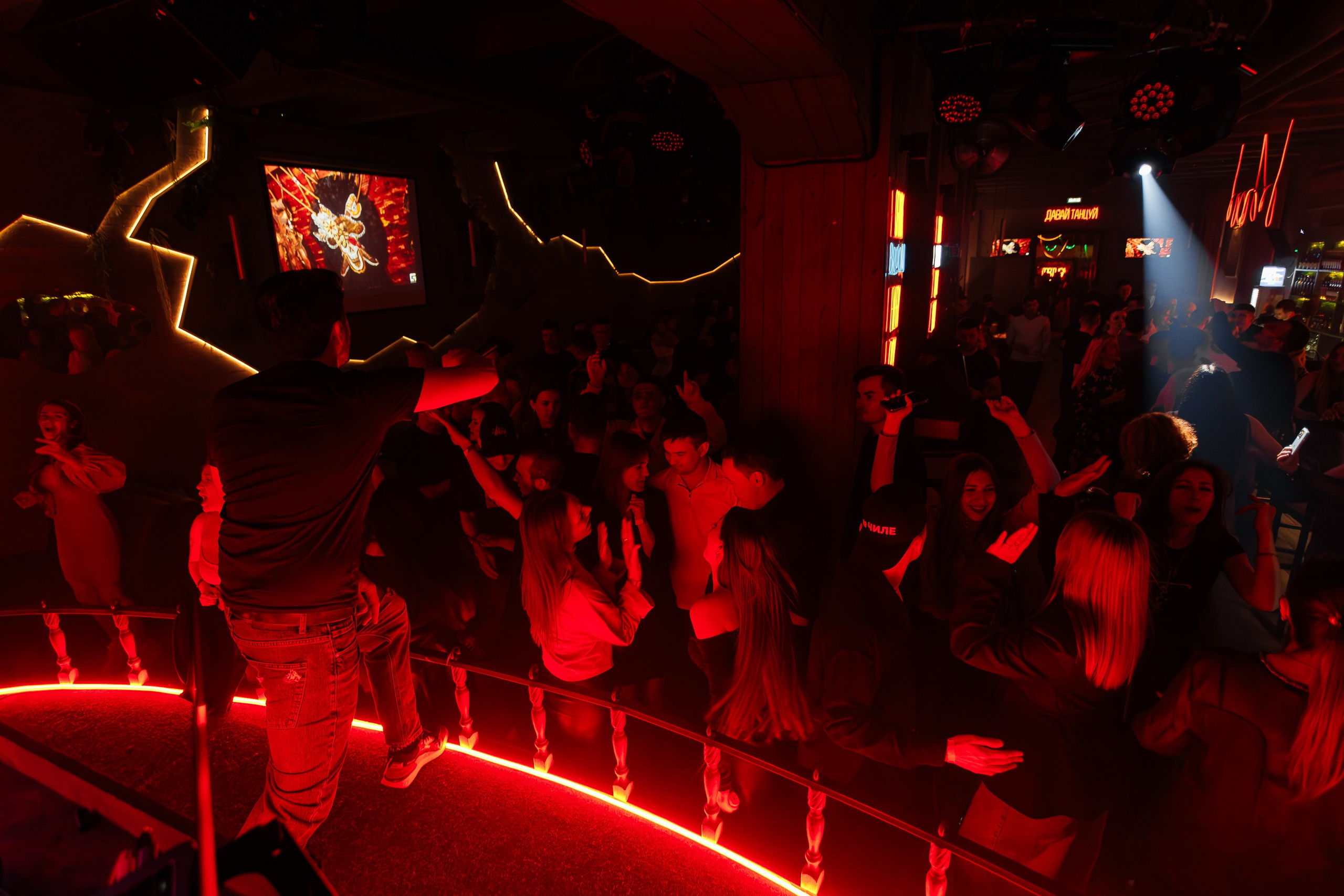 «Dj Aversum / Mc Archi"_Tortuga_Симферополь_5.04.2025. Аминов Руслан | Фотограф