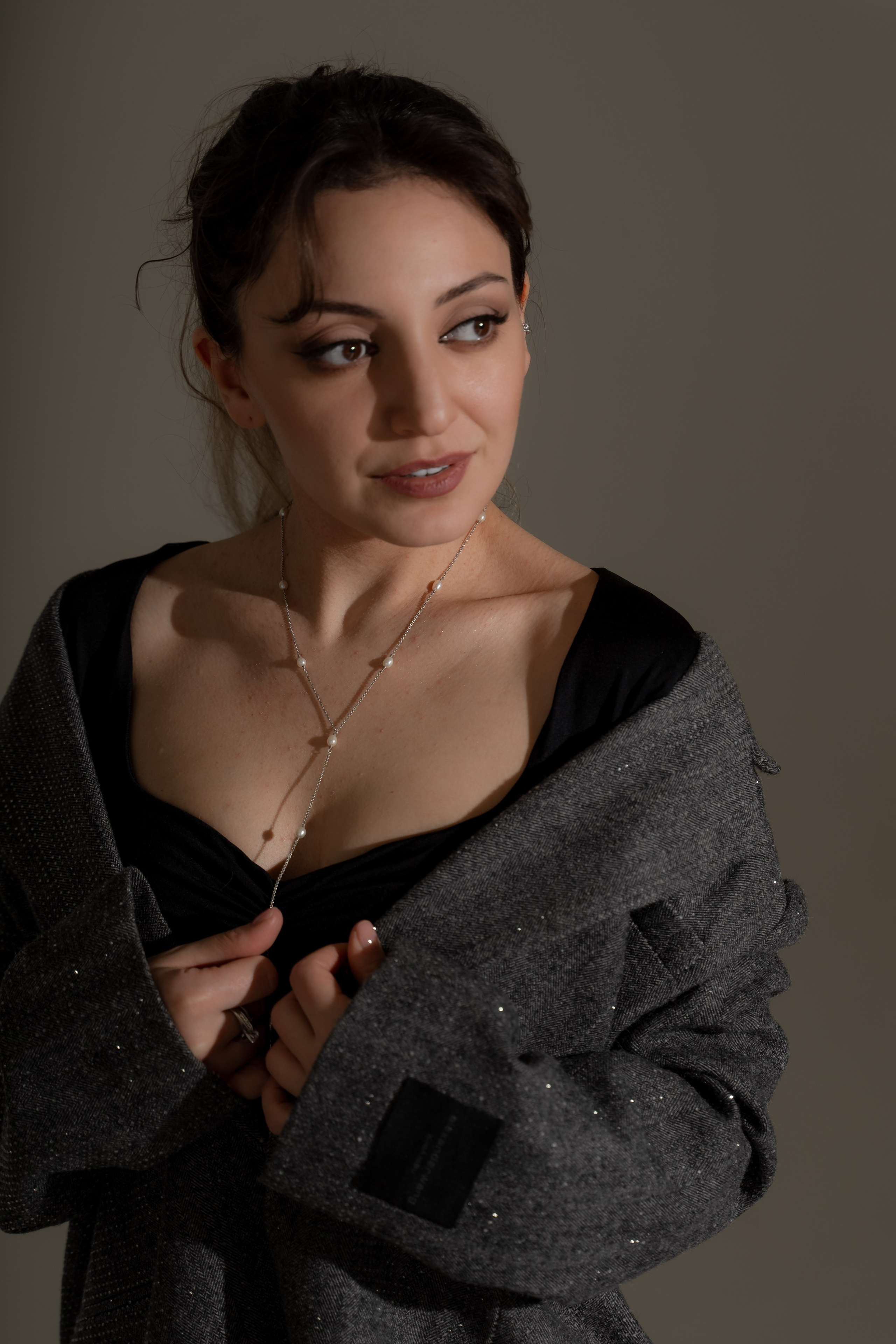 Фотосессия в студии «Классическая женственность». Портретный и свадебный фотограф Алла Карени Москва