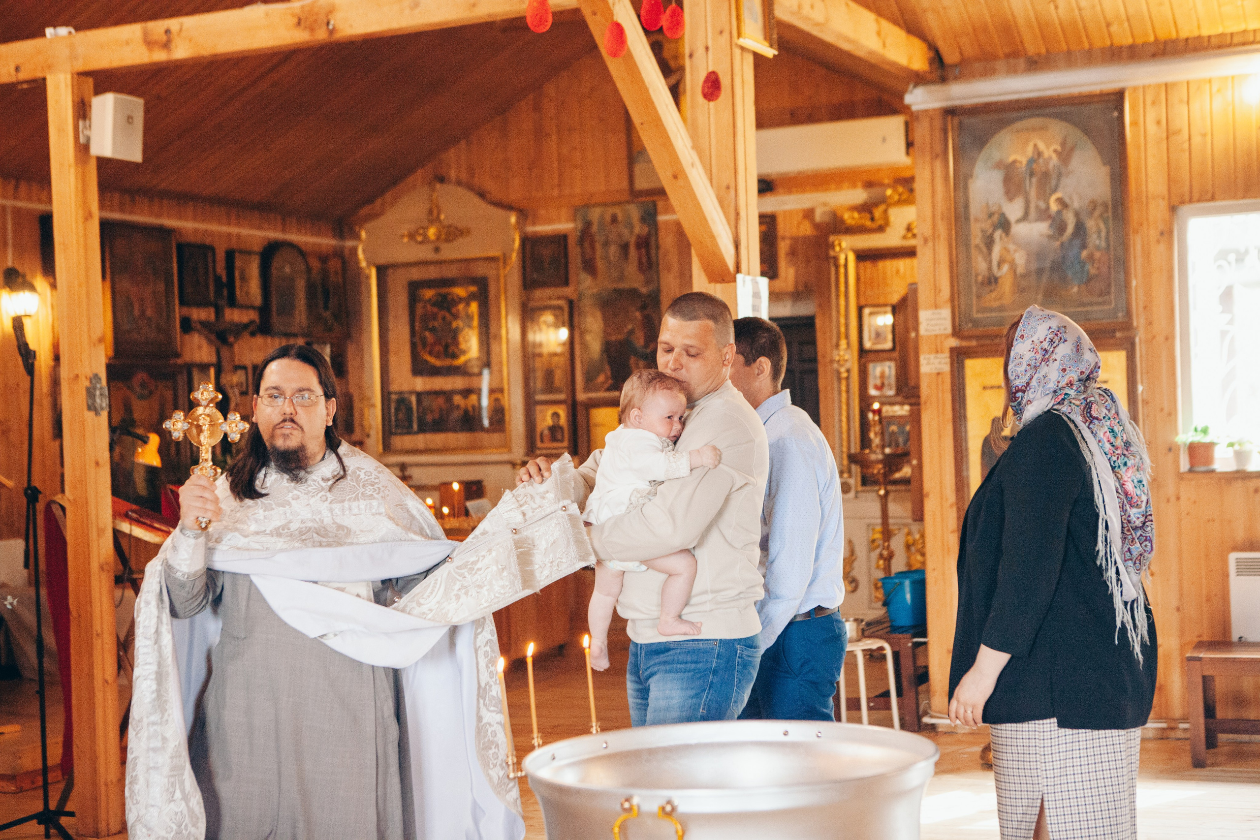 Крещение ребенка в церкви в москве. Фотограф Ольга Ефремова