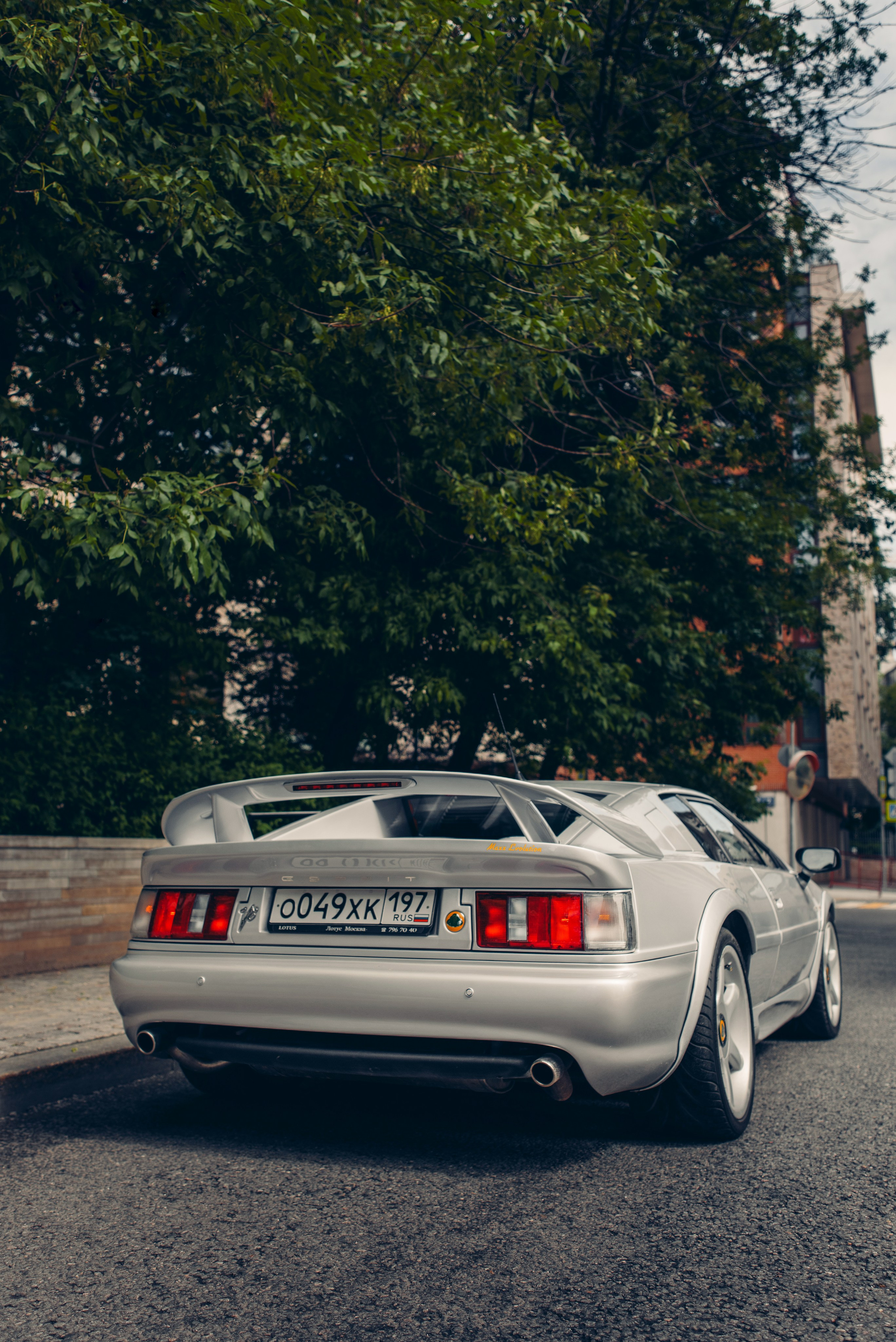 Lotus Esprit V8 lotuscars.ru. DeLorein