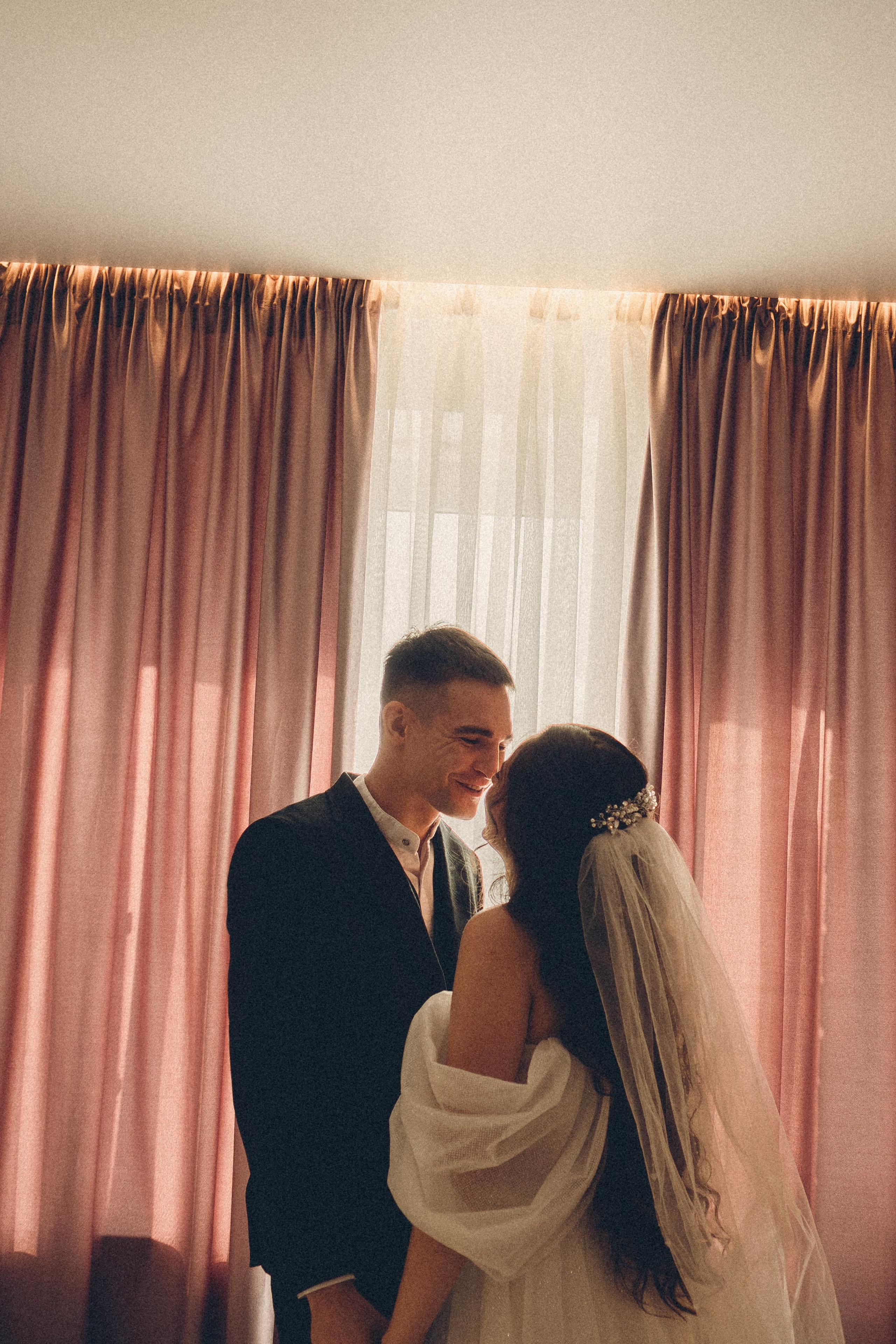 СВАДЕБНАЯ СЬЕМК В ПАРКЕ 300-ЛЕТИЯ. Профессиональный фотограф, Санкт-Петербург — Виктория Богомолова