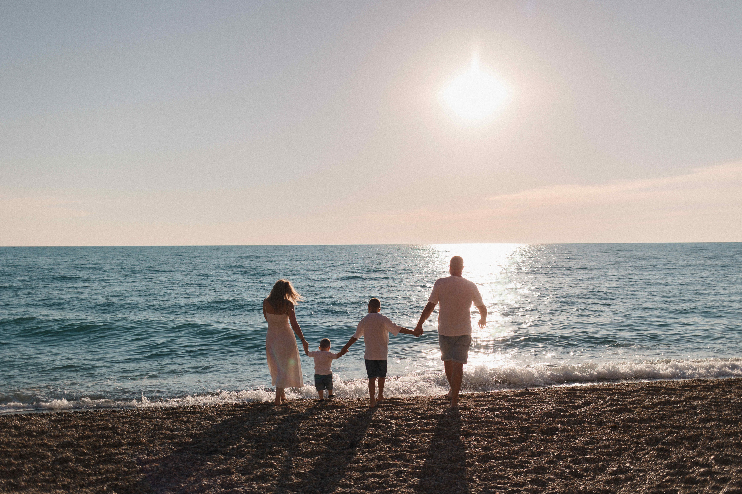 Море, закат, любовь 🖤. Свадебный фотограф Мироманов Николай в Крыму