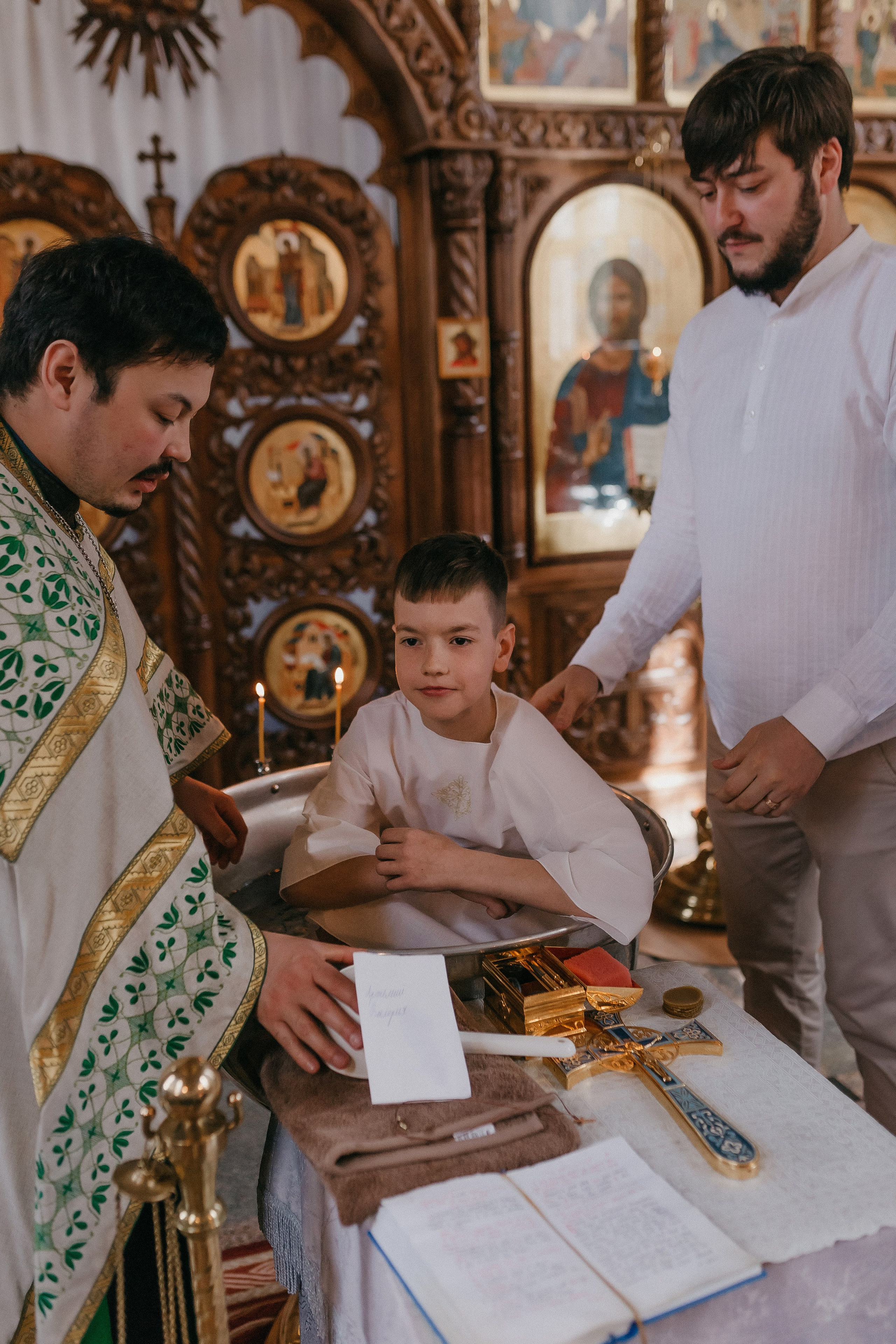 Крещение Артёма и Валерии. Храм Георгия Победоносца. Семейный фотограф в Сургуте