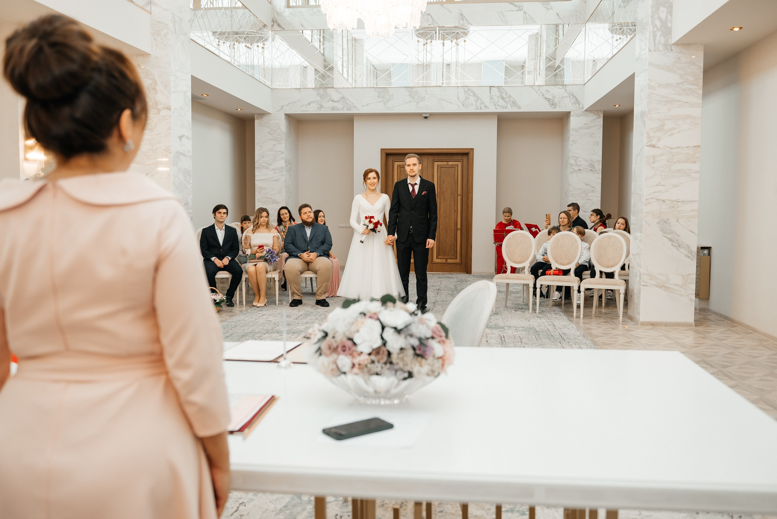 Свадьба в Аптекарском огороде. Фотограф Москва Настя Профотовна. Репортажные, свадебные и контент фотосессии