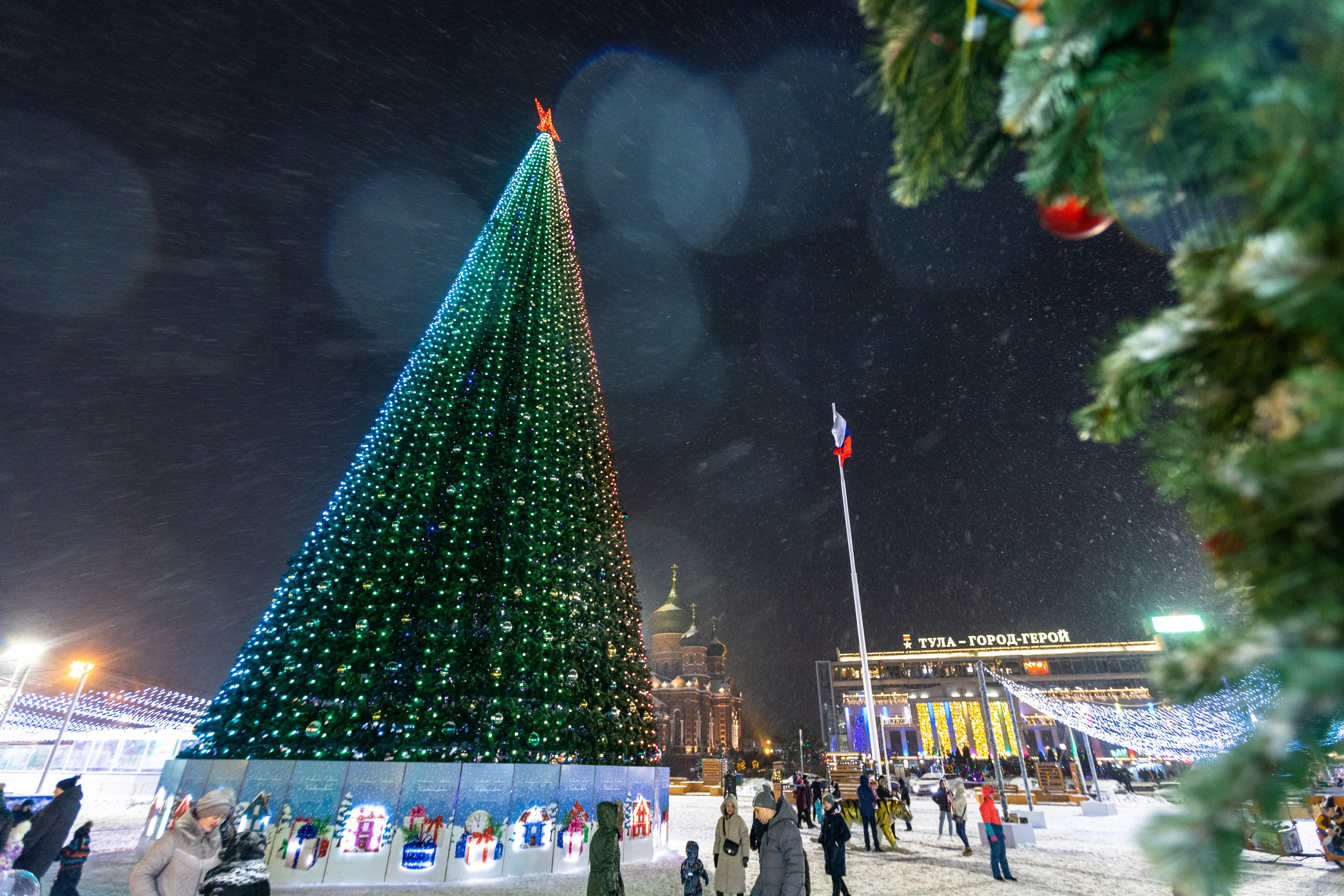 Новогодняя Тула 2022 (Снежная королева на площади). Фотограф в Туле Крупский АнДРей. Фотостудия «КАДР71» в Туле