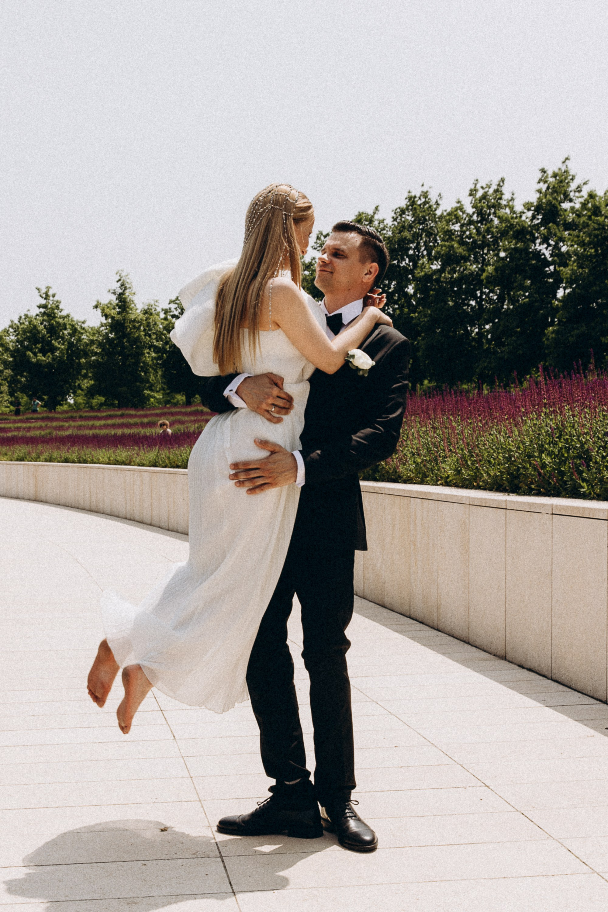 Свадьба в Краснодаре: роспись и фотосессия в парке Галицкого. Свадебный и семейный фотограф Виолетта Сидельникова. Краснодар, Россия, Беларусь, Европа