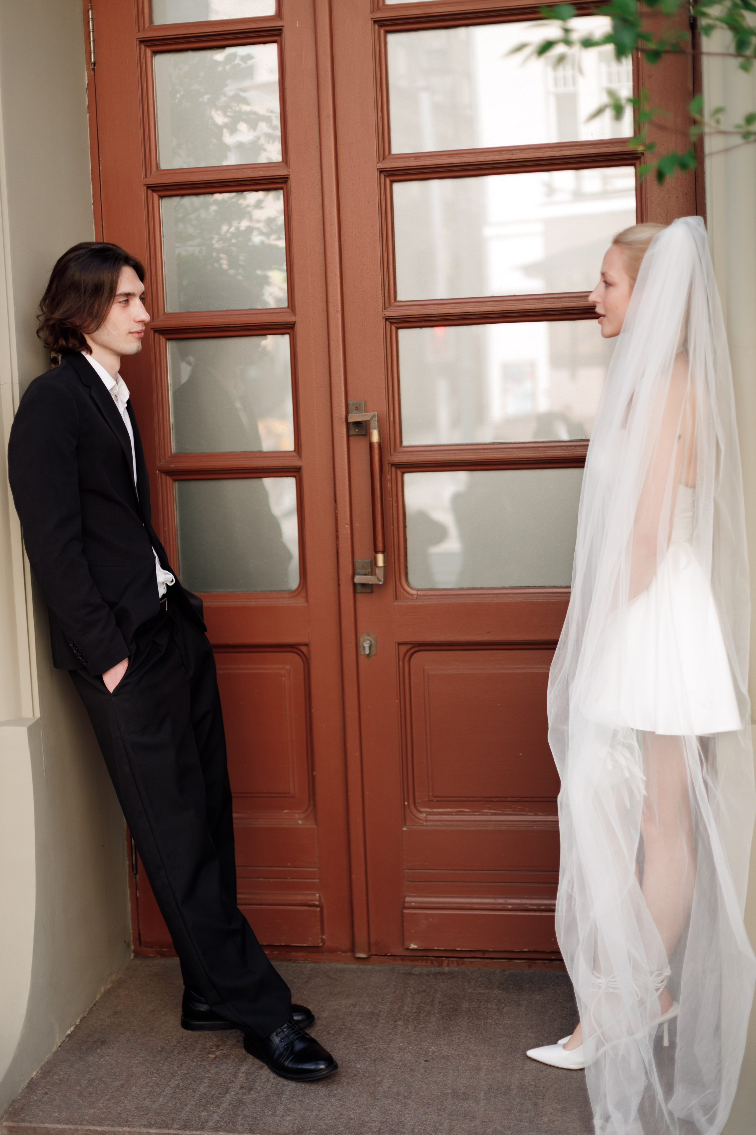 Свадебная фотосессия с автомобилем в центре Москвы, фотограф свадьбам Москва