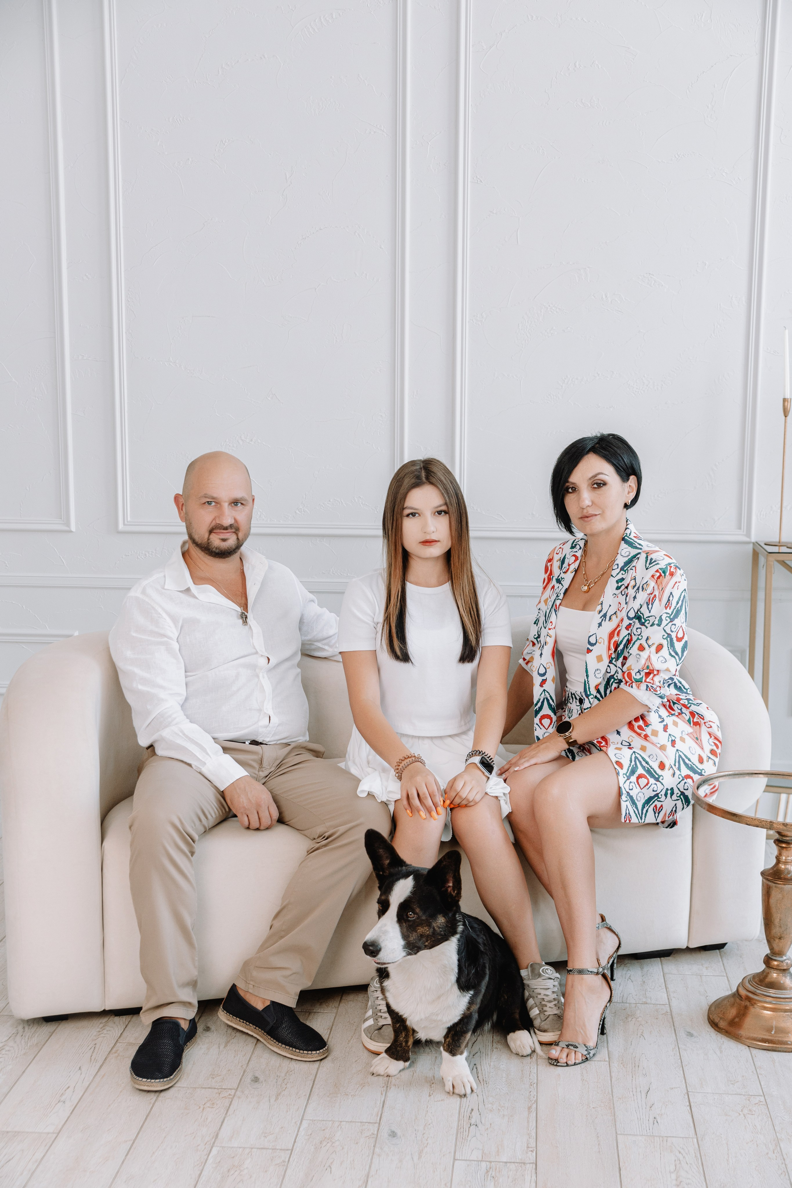 Евгения, Михаил и Дарина и собачка Чарли. Фотограф Воронеж Варвара