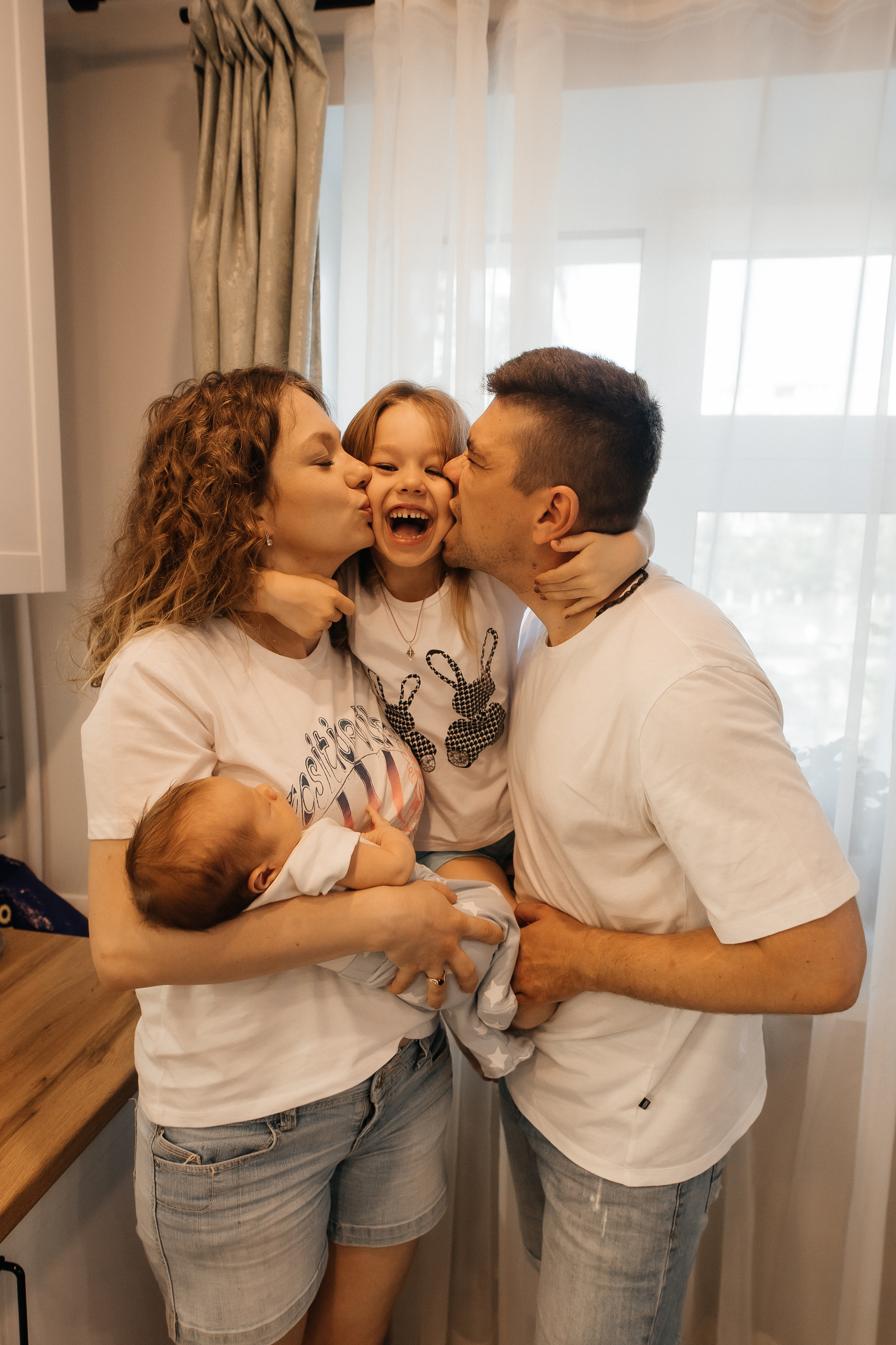 Оля с семьей. СЕМЕЙНЫЙ ФОТОГРАФ В САРАТОВЕ