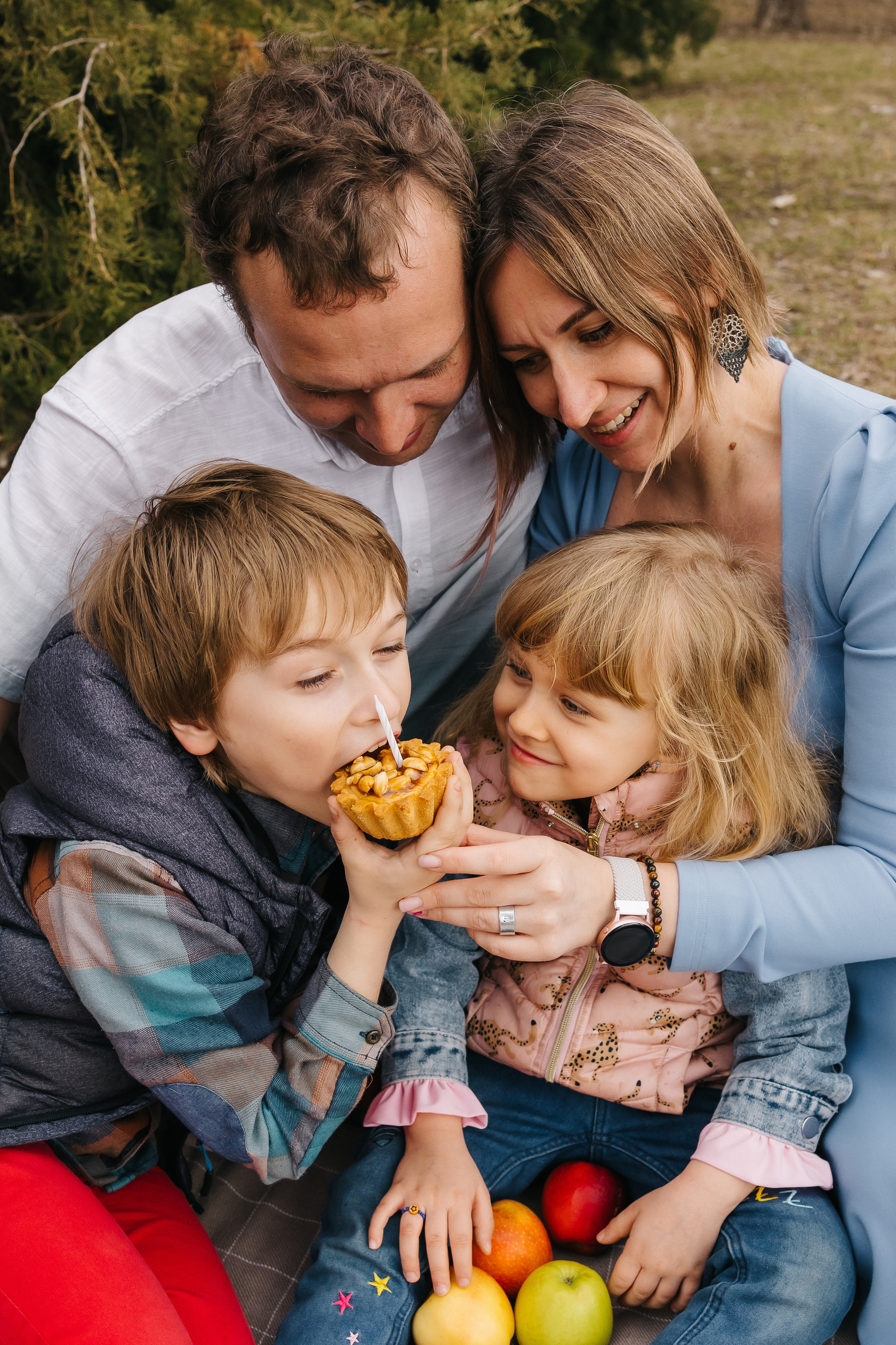 Аня с семьей. СЕМЕЙНЫЙ ФОТОГРАФ В САРАТОВЕ