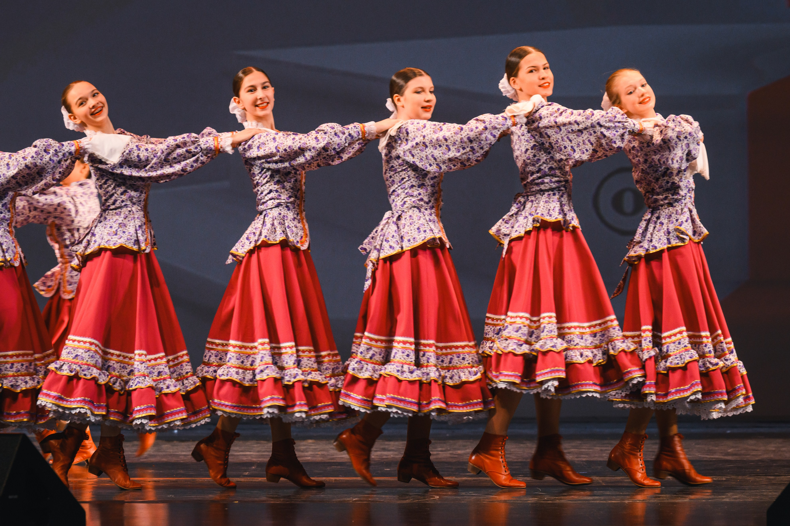 23 апреля, часть 1, БКЗ Октябрьский, г. Санкт-Петербург. Золотое яблочко