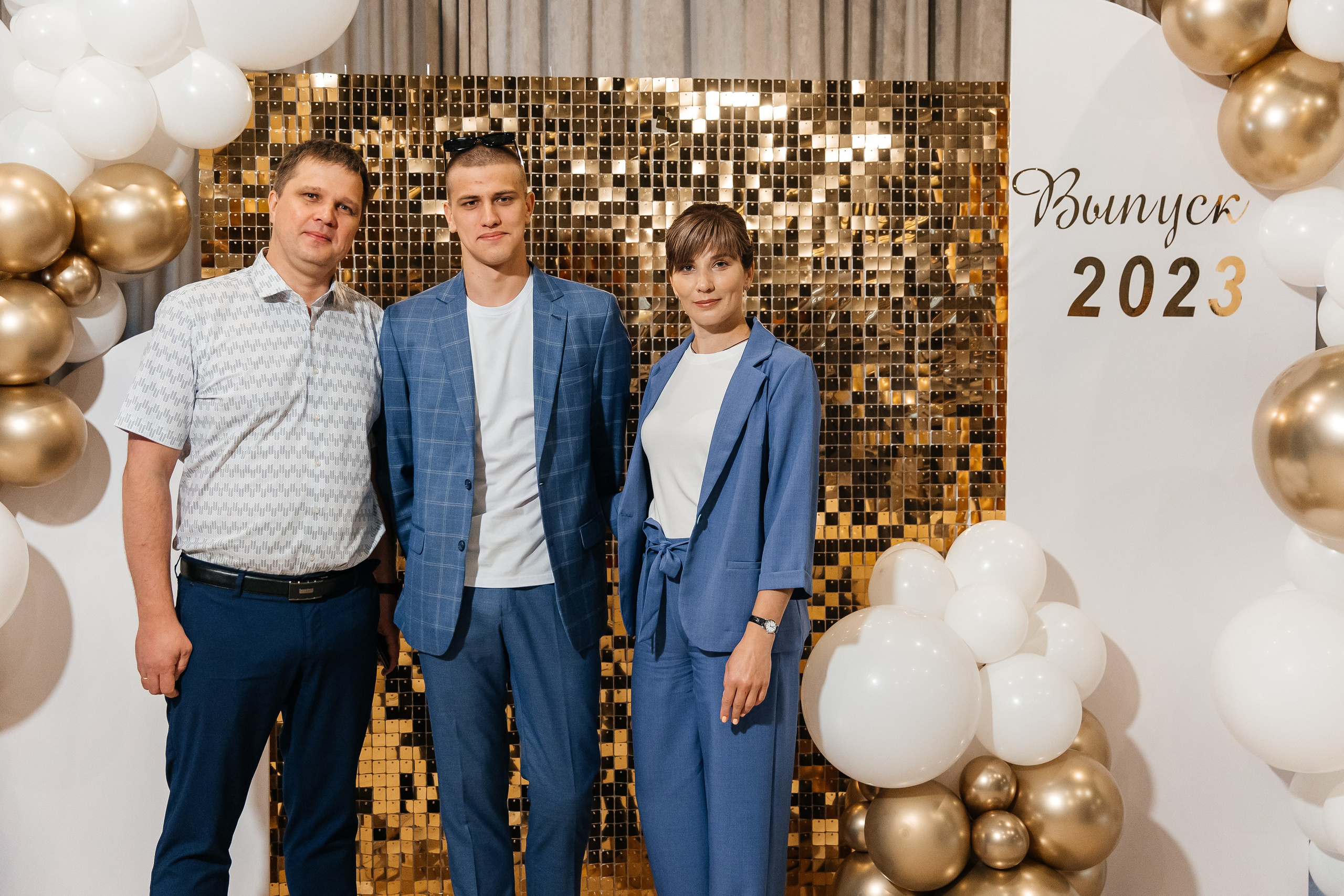 2023-06-23 Выпускной МБОУ СОШ № 10. Фотограф в Красноярске