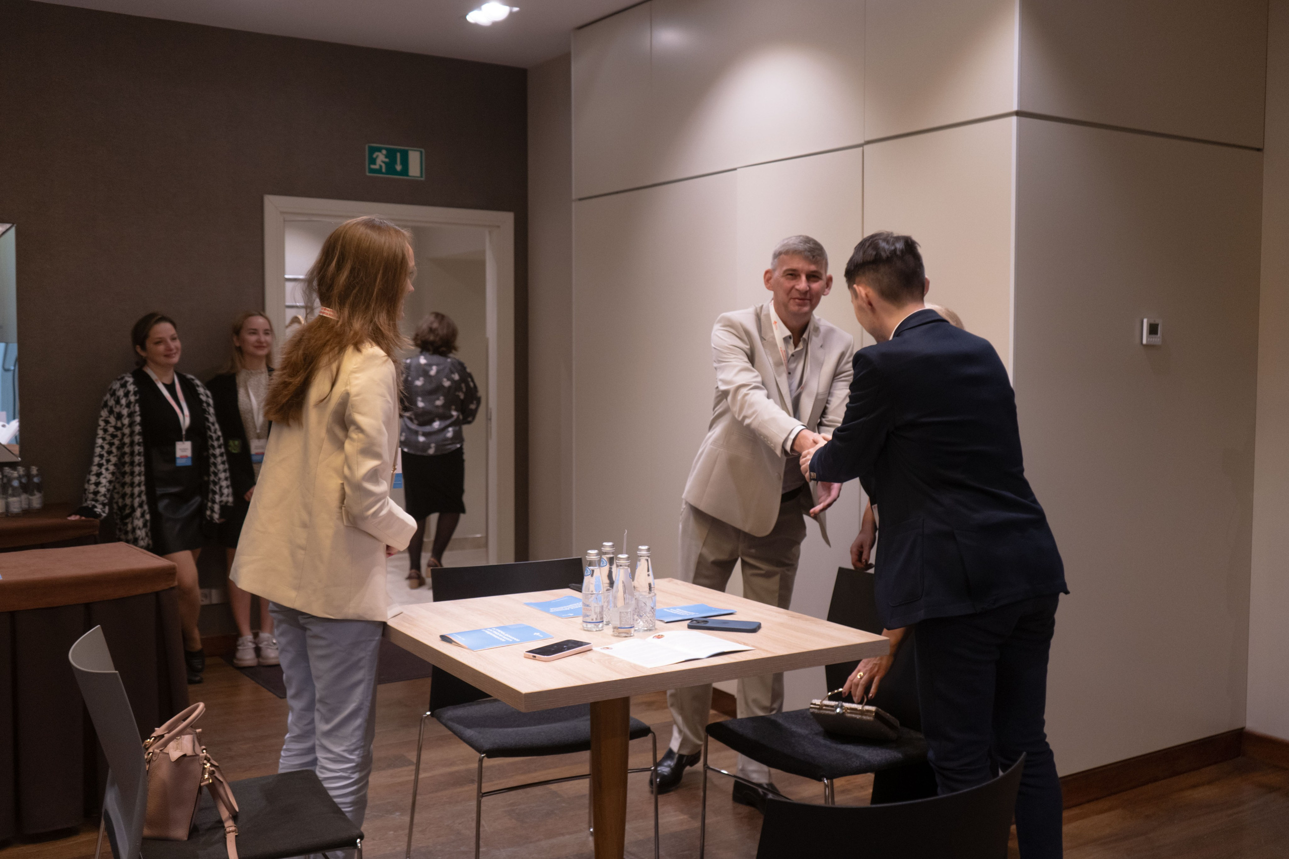 Встреча доноров и реципиентов костного мозга | Адвита. Юля Мурашова портретный и документальный фотограф