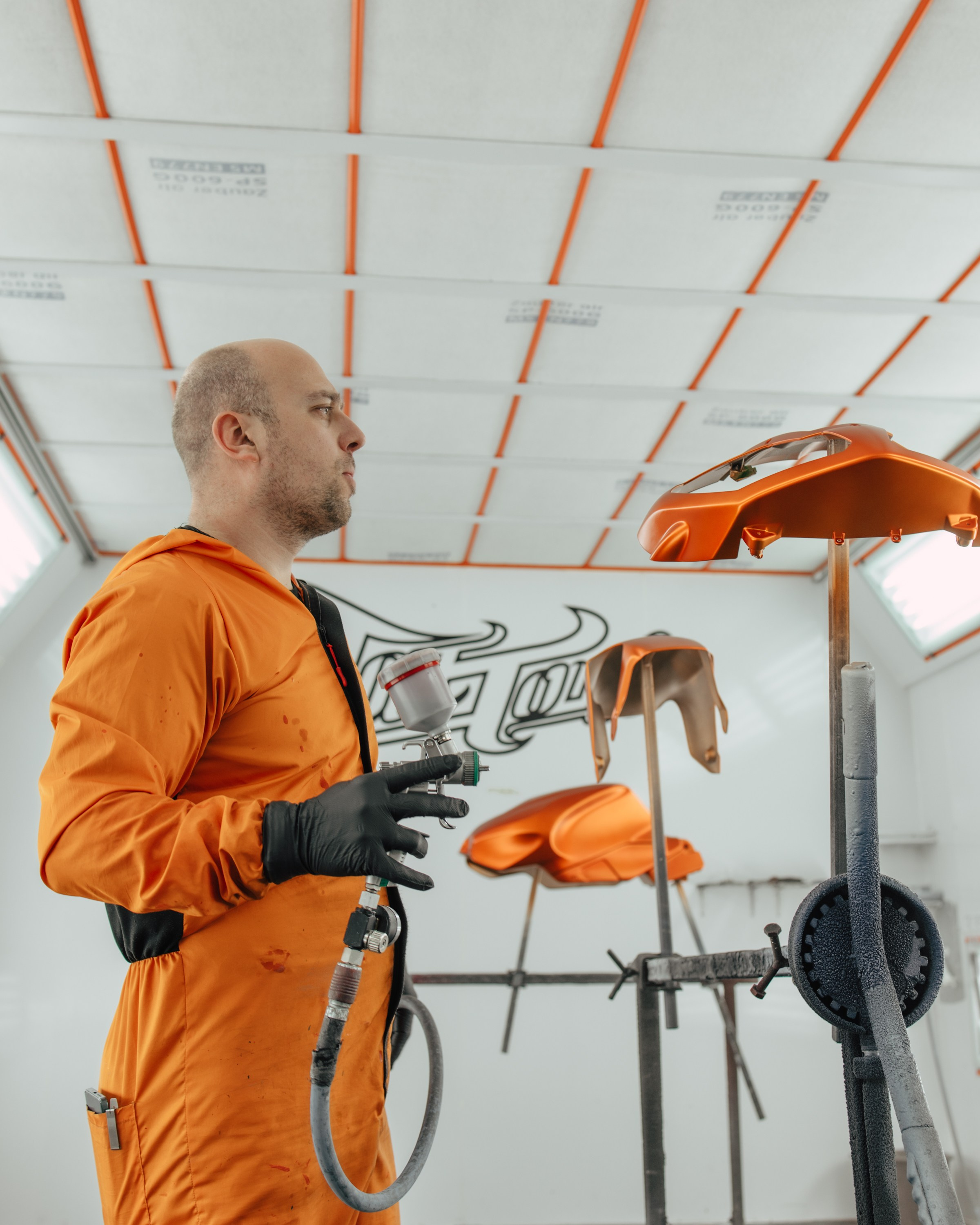 Aprilia детали мотоцикла, окрас в оранжевый кэнди. DeLorein