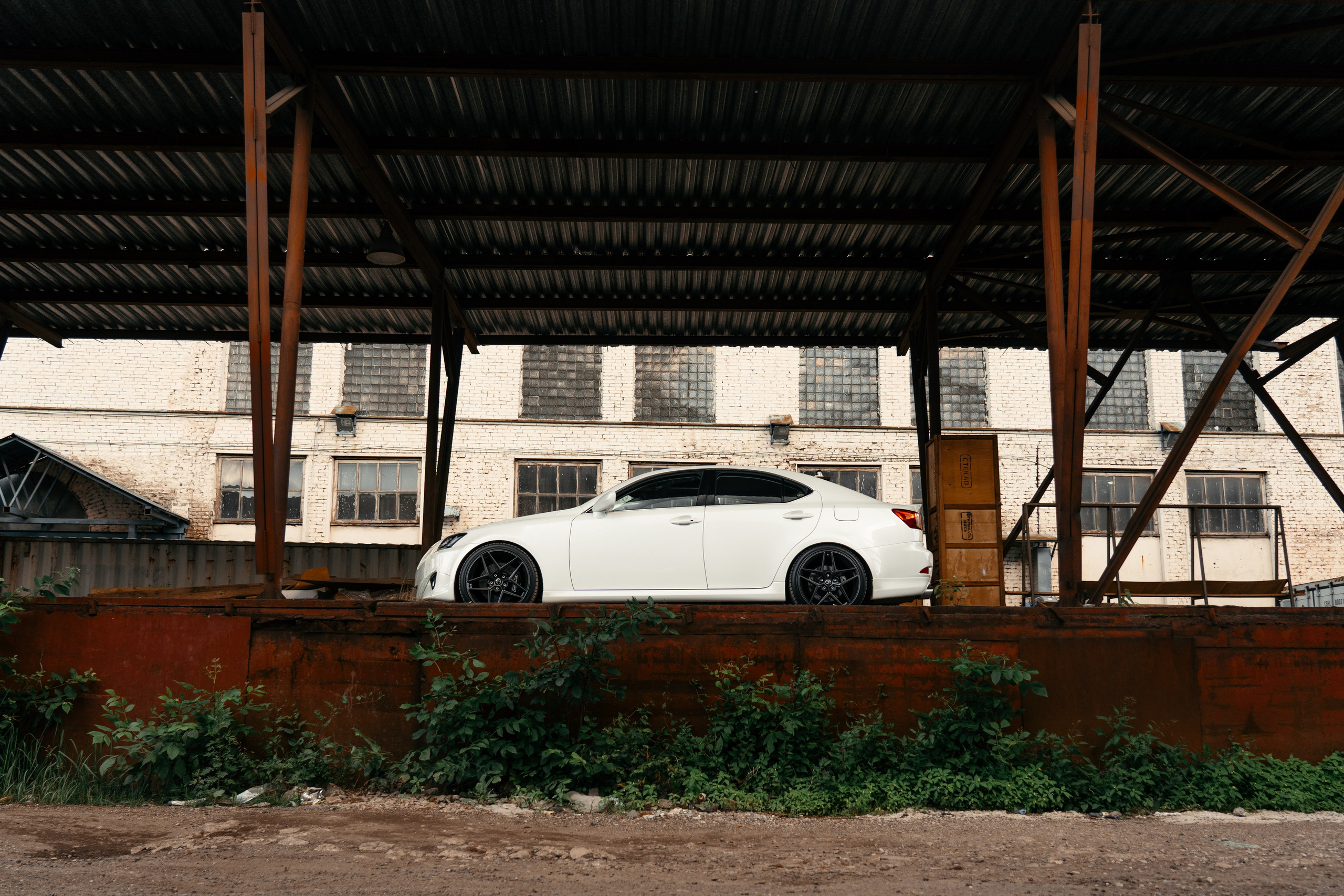 Lexus is250 sd_mov. DeLorein