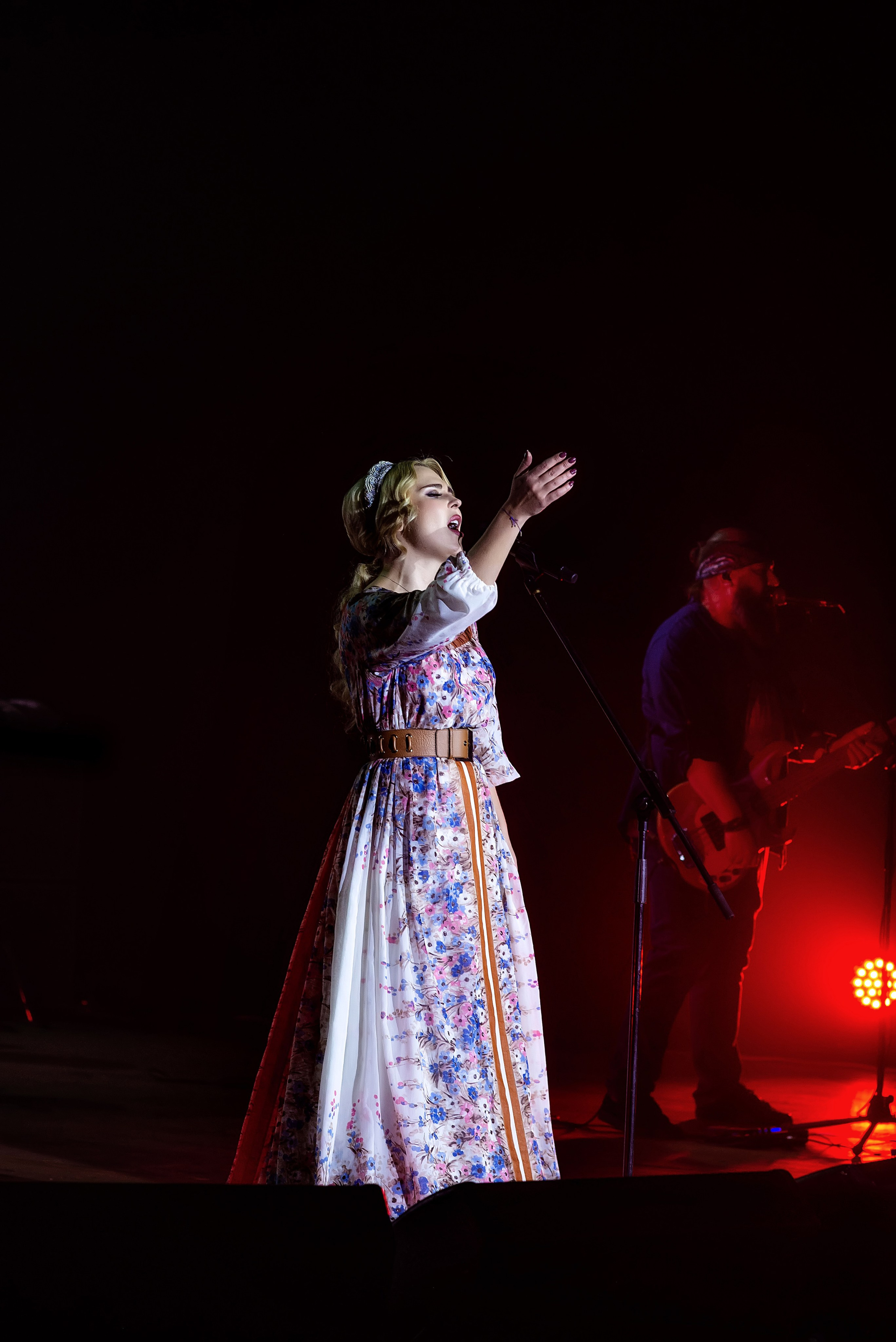 Концерт Пелагеи. Школьный, фэшн фотограф в Тюмени и в России Ирина Королева