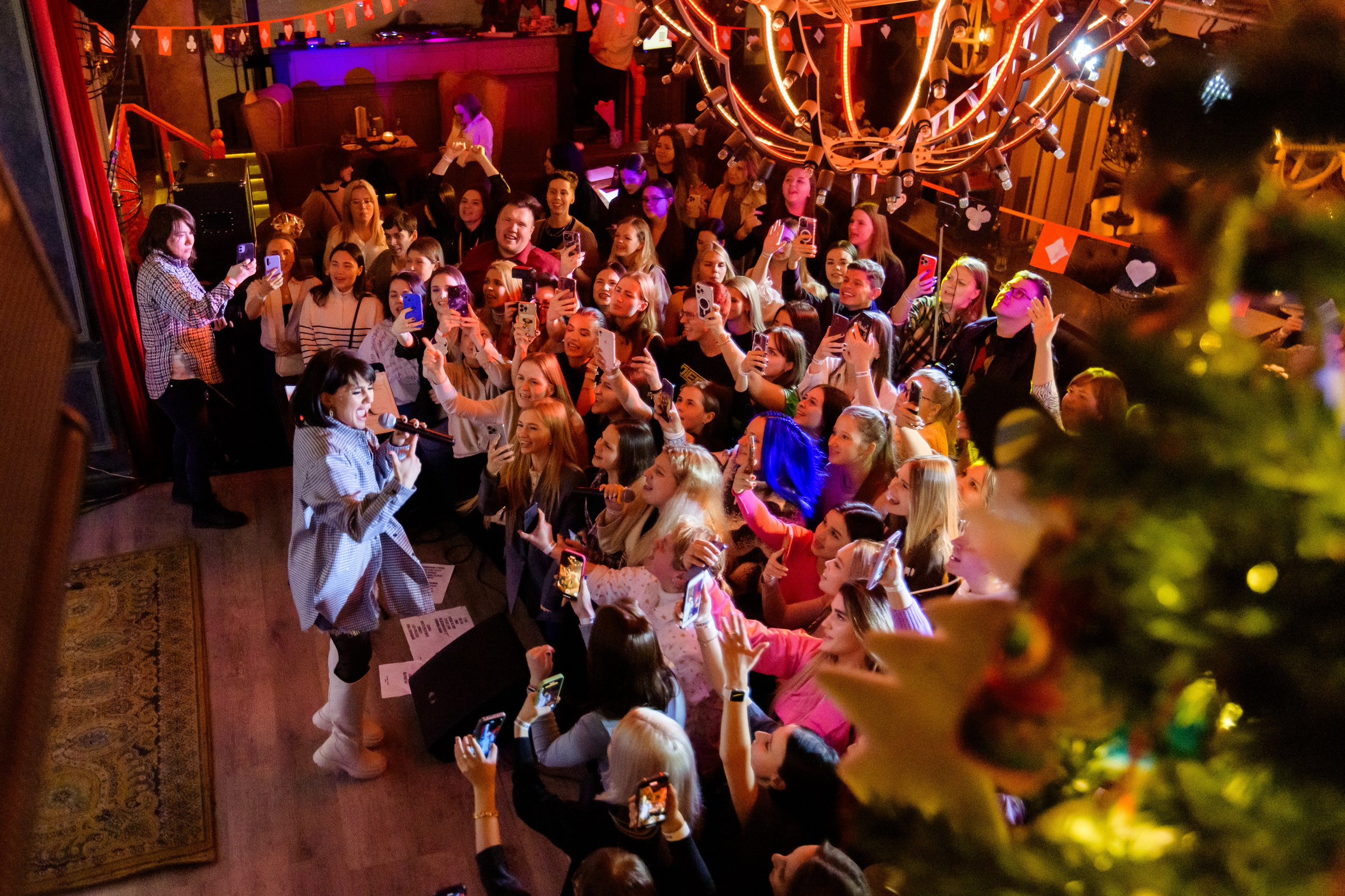 Люстра бар. Репортажный фотограф Сергей Дроздов