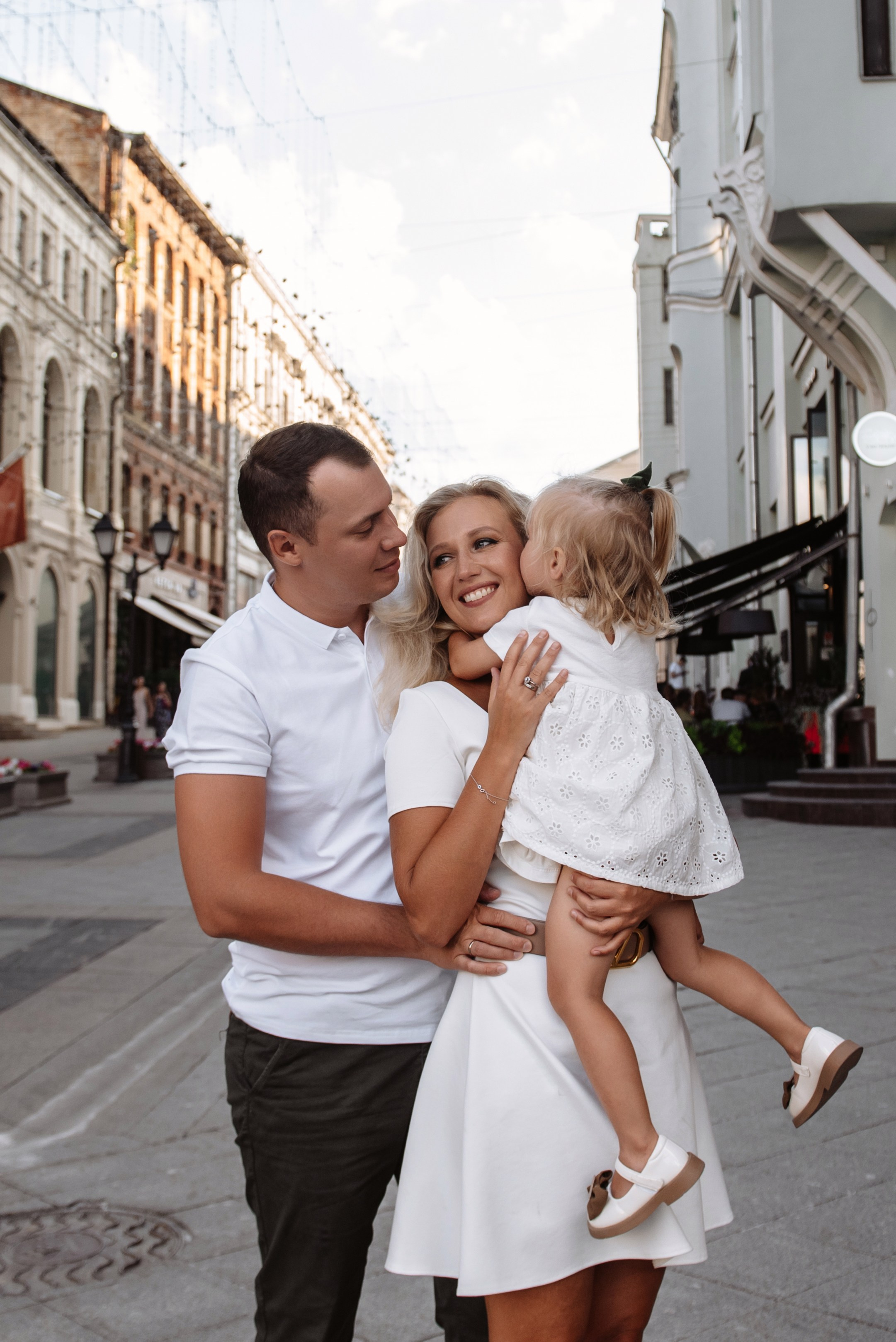 Миллионы глаз смотрят на нас.спустя 5 лет). Свадебный фотограф и визажист в Москве Кристина Палько