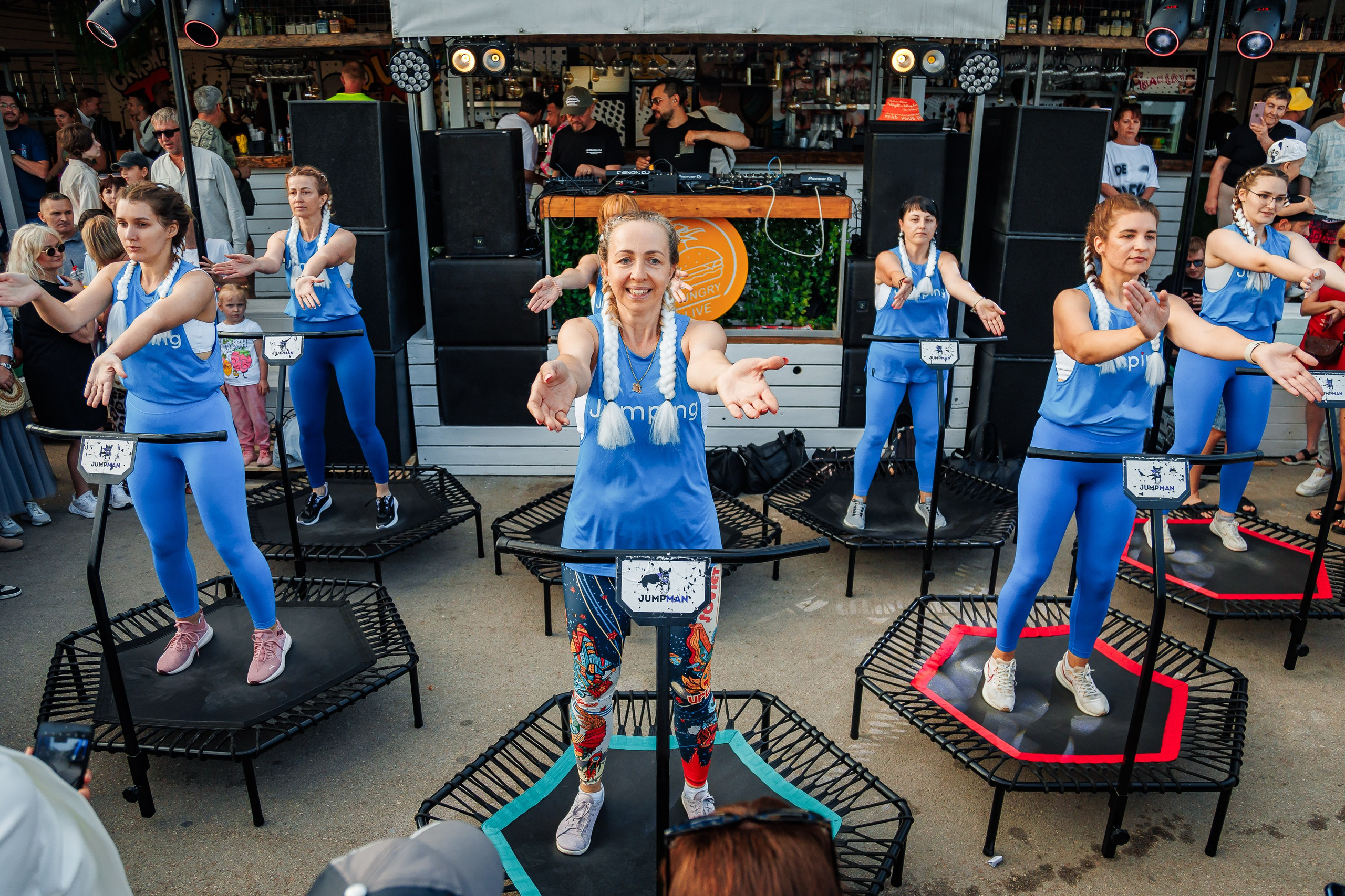 Открытие сезона в HUNGRY BIRD_Симеиз_Крым_14.06.2025. Аминов Руслан | Фотограф